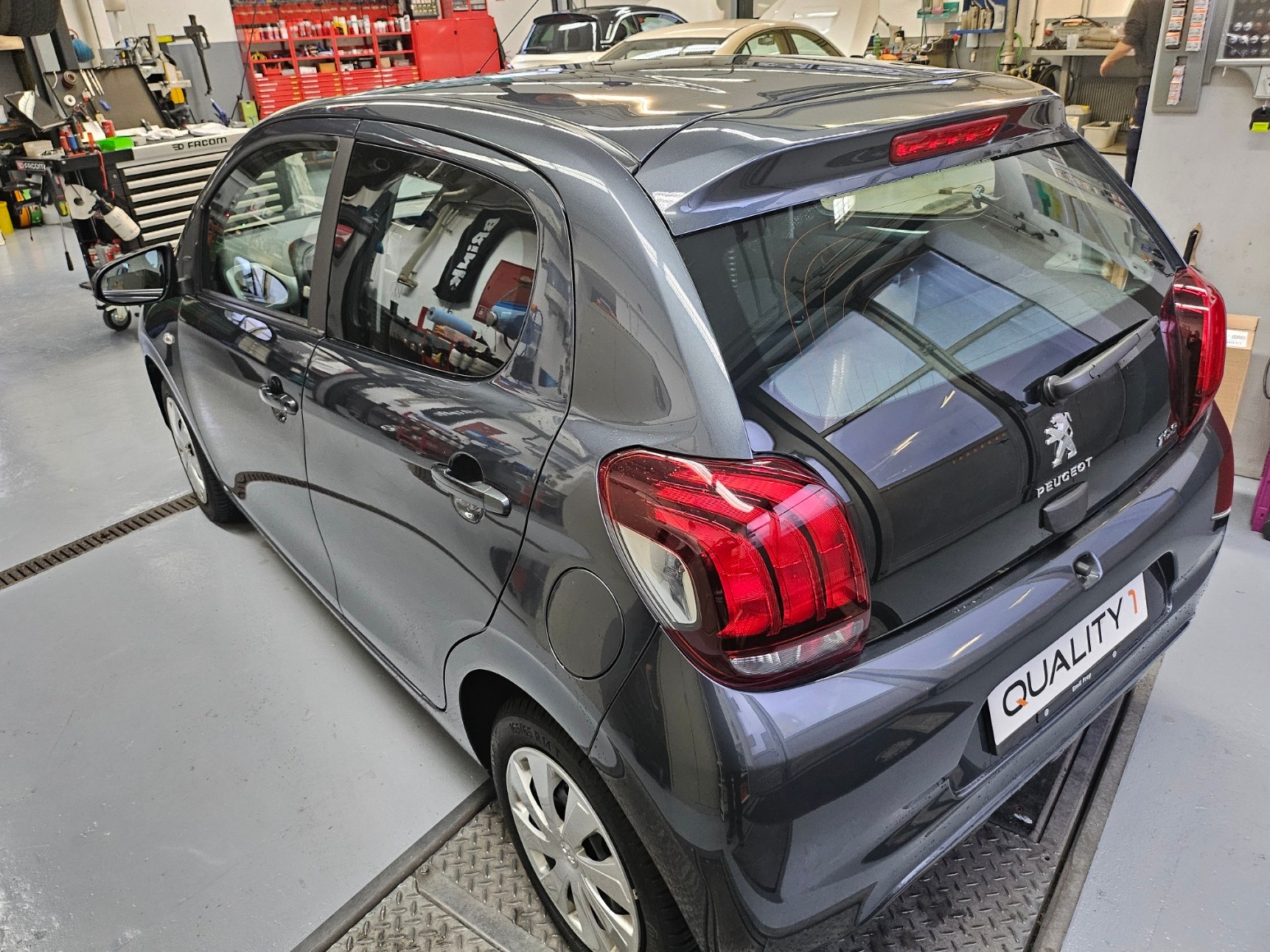 PEUGEOT 108 1.0 VTi Active-image-3