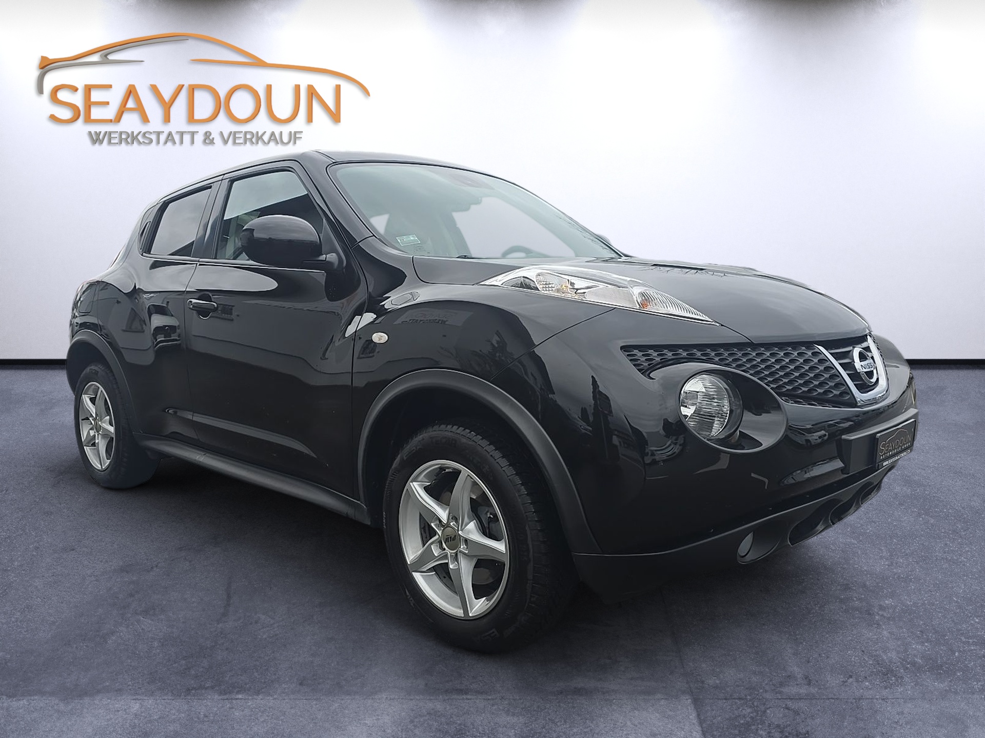 NISSAN Juke 1.6 DIG-T tekna-showroom-element-1