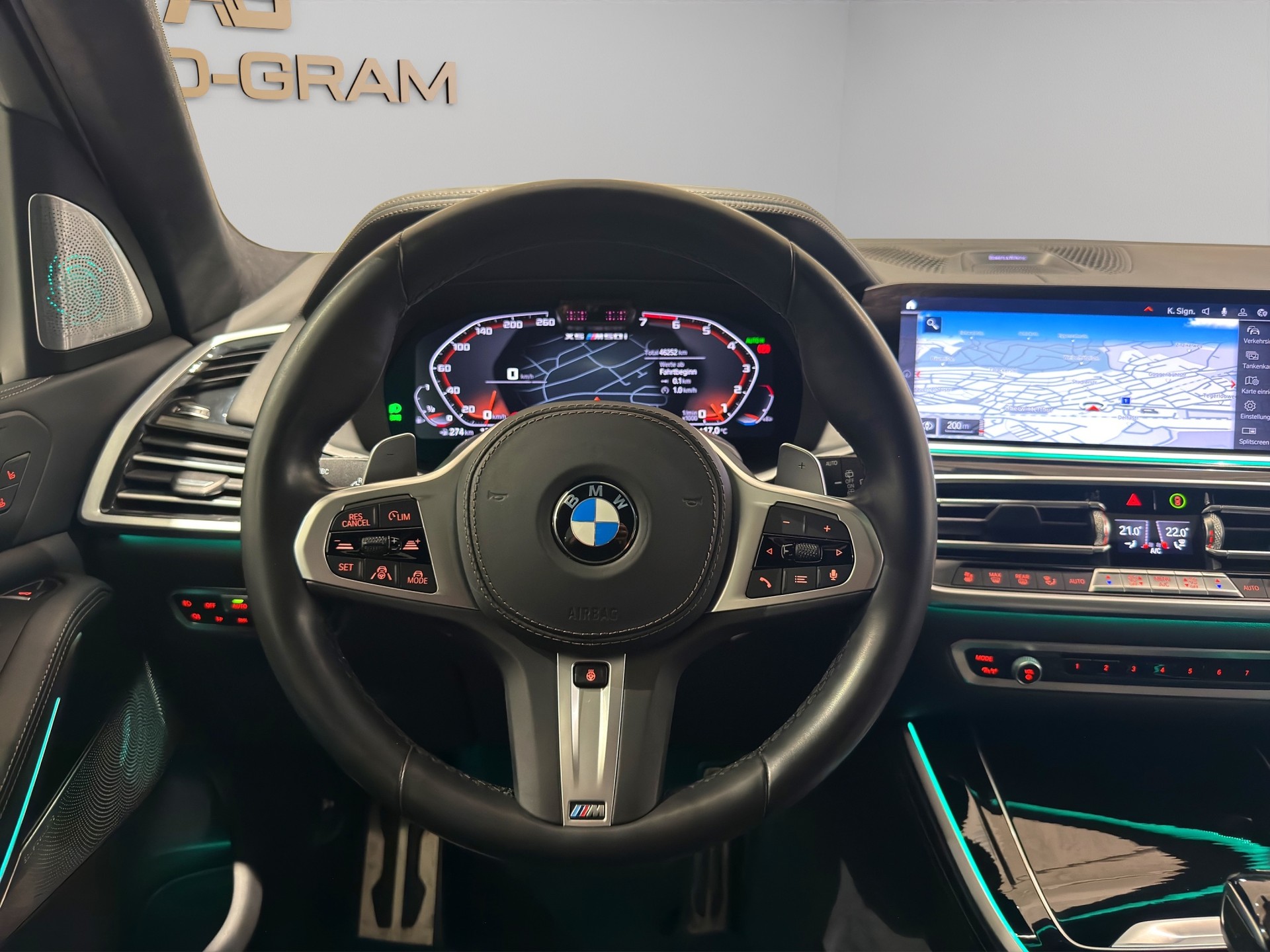 BMW X5 xDrive M50i Steptronic-image-14