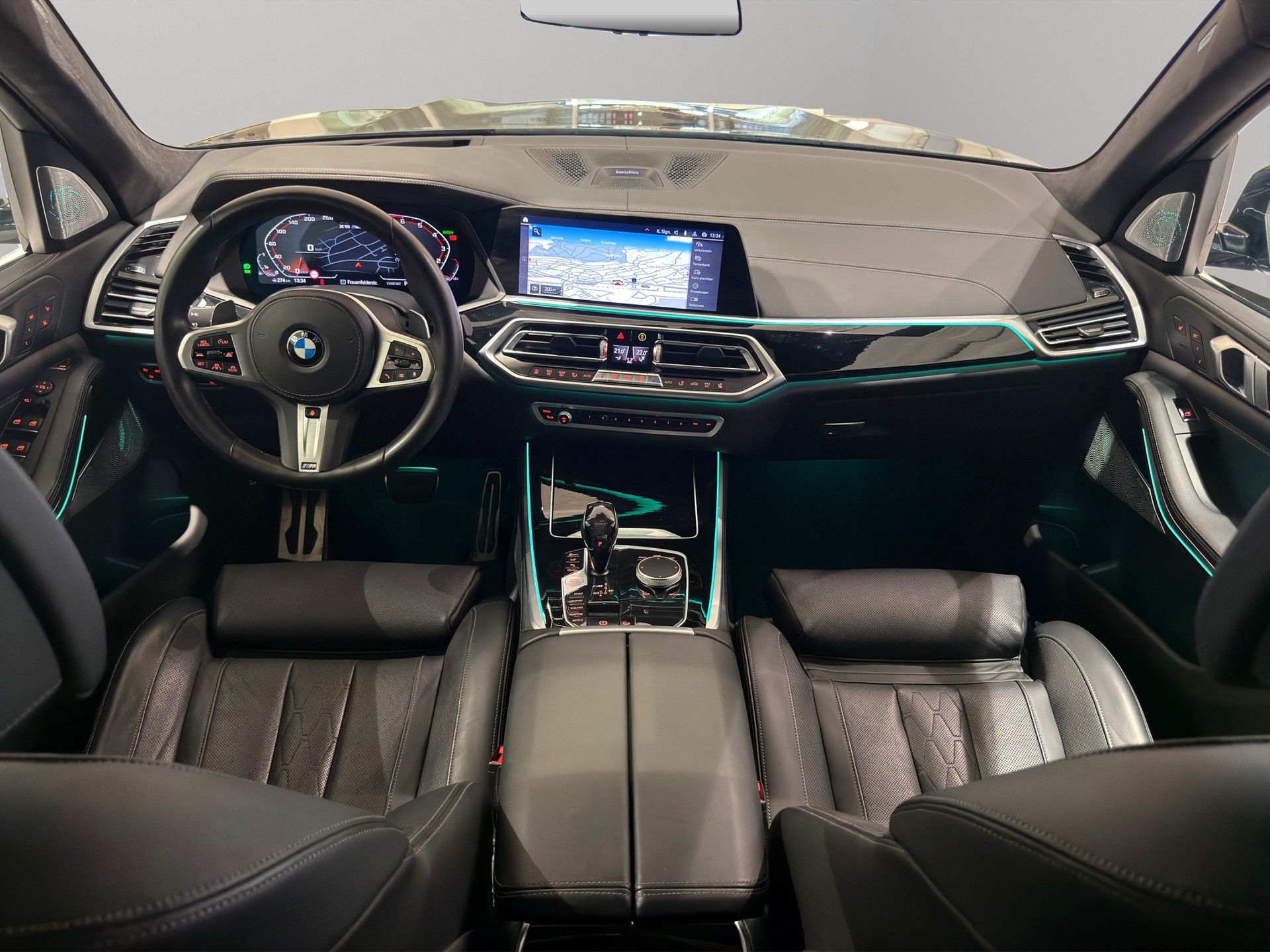 BMW X5 xDrive M50i Steptronic-image-13