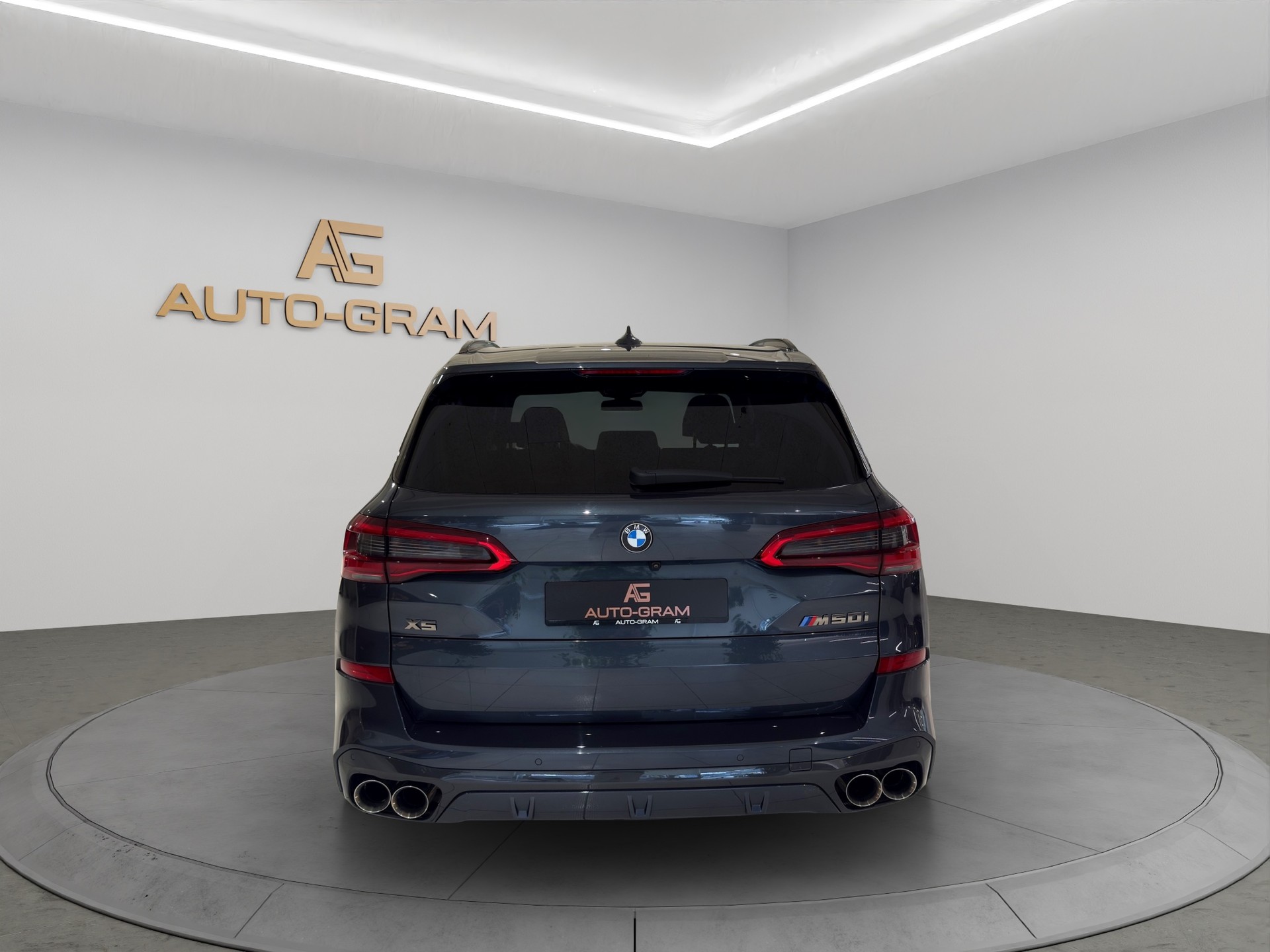 BMW X5 xDrive M50i Steptronic-image-3