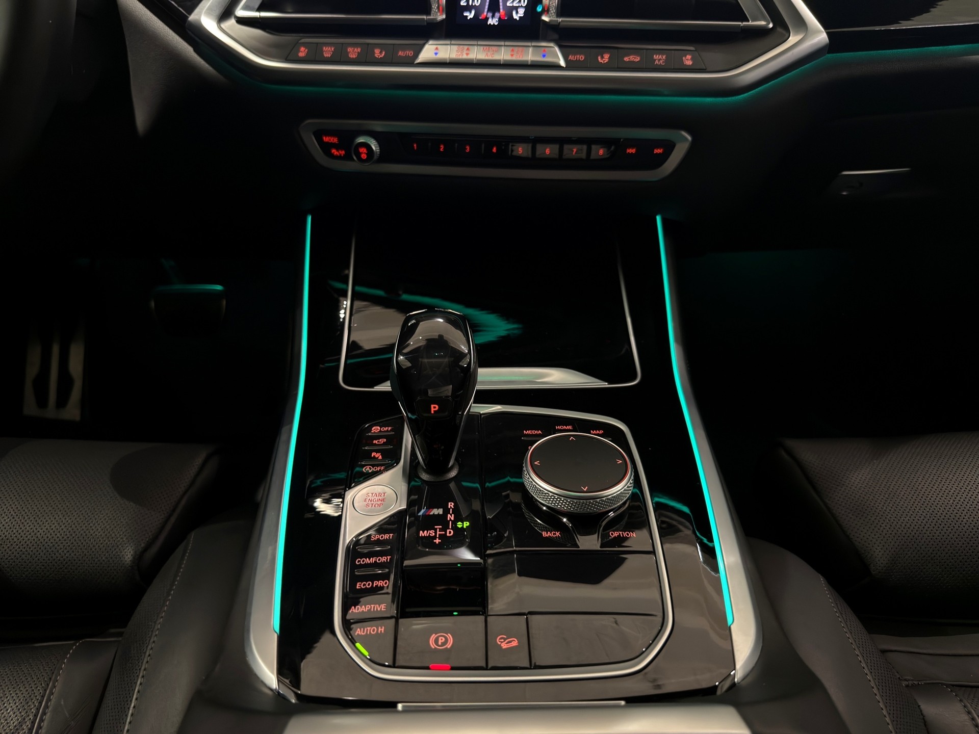 BMW X5 xDrive M50i Steptronic-image-18