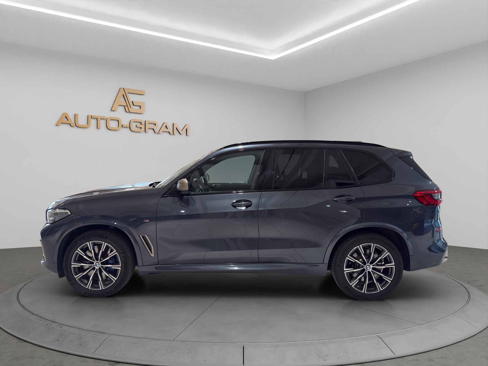 BMW X5 xDrive M50i Steptronic-image-1