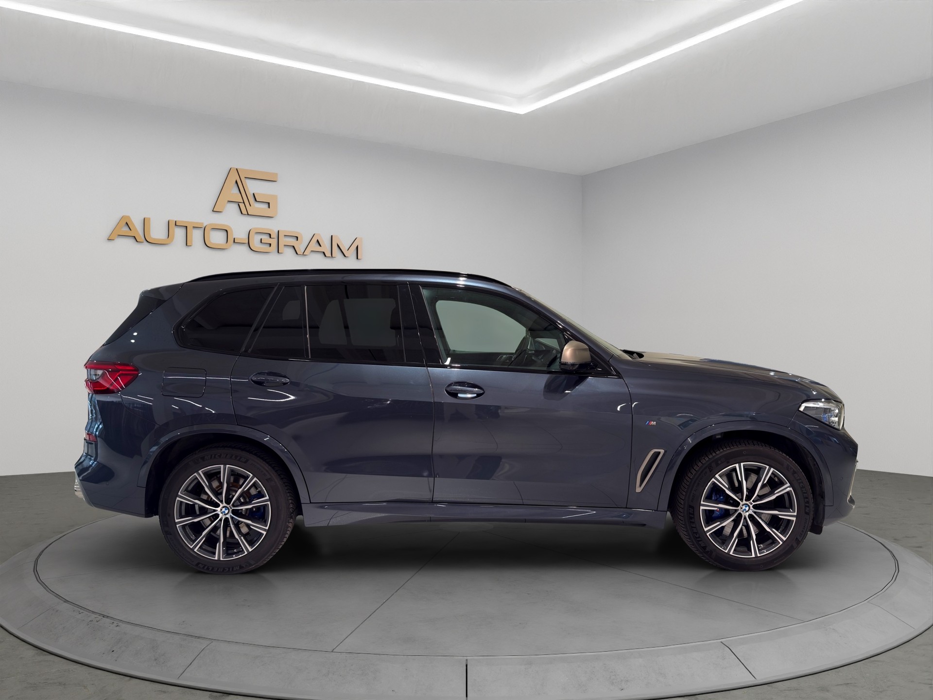 BMW X5 xDrive M50i Steptronic-image-5