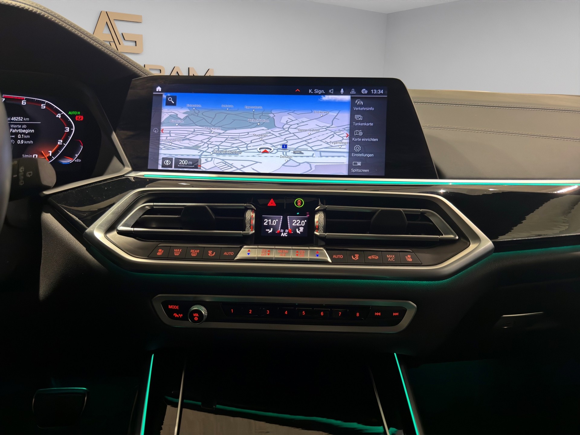 BMW X5 xDrive M50i Steptronic-image-15