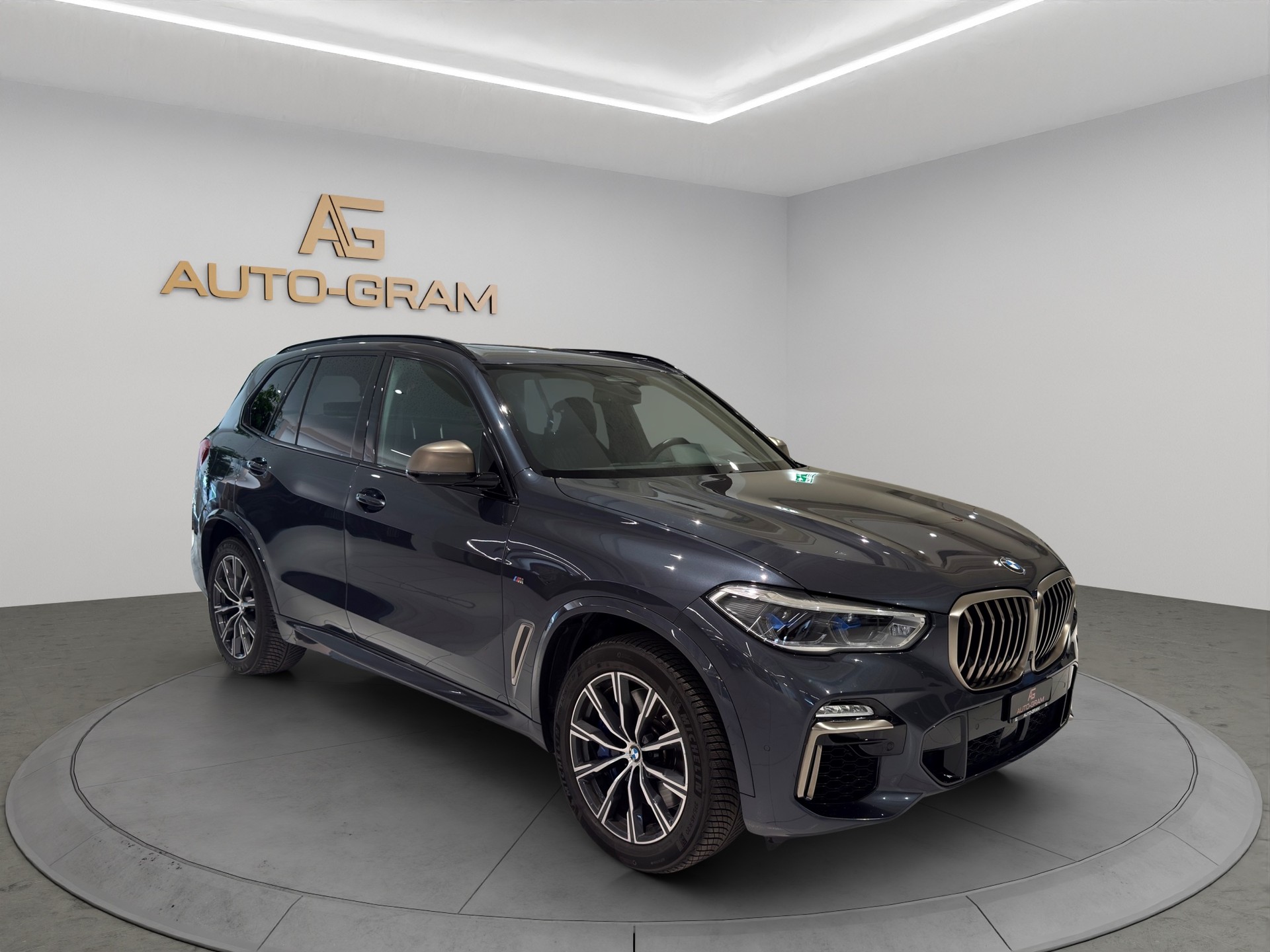 BMW X5 xDrive M50i Steptronic-image-6