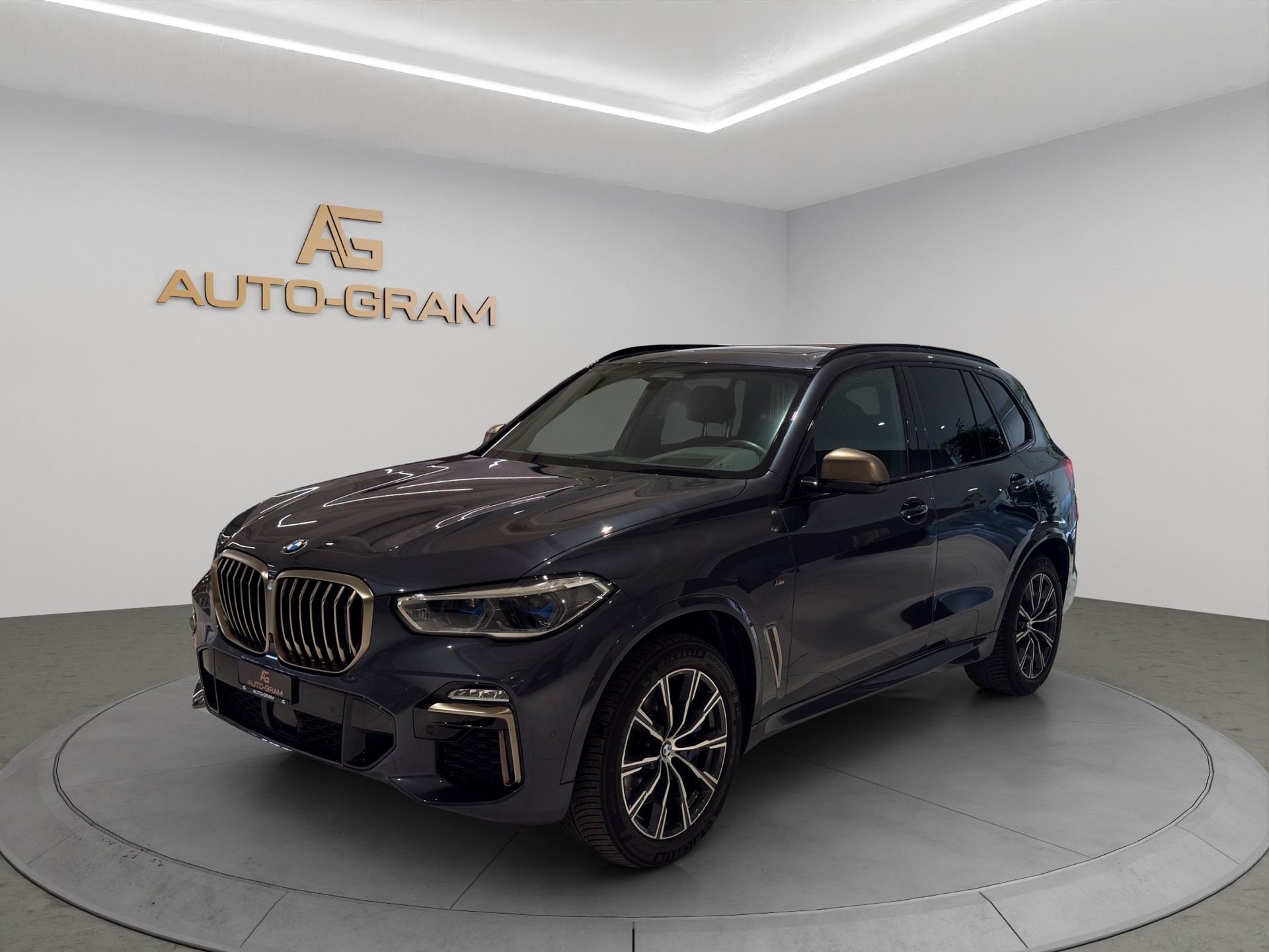 BMW X5 xDrive M50i Steptronic-image-0