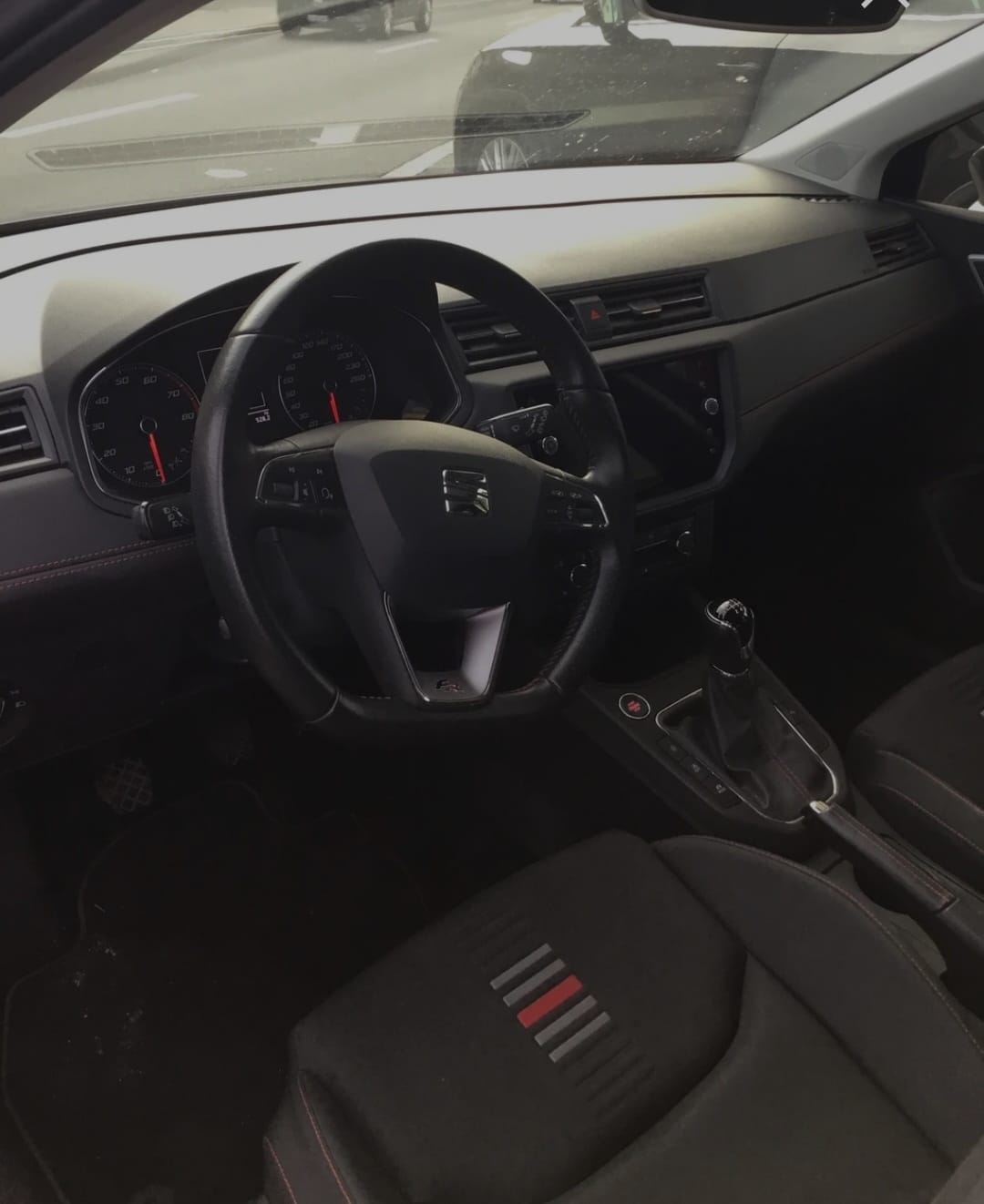 SEAT Ibiza 1.5 TSI EVO FR-image-5