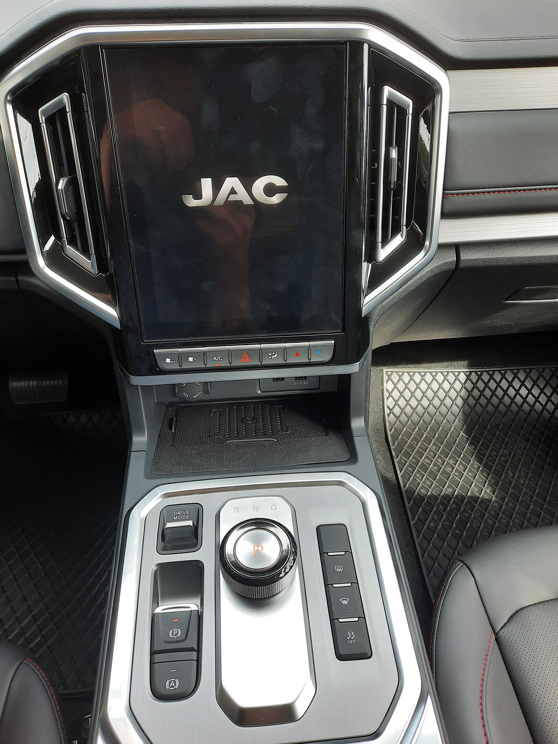 JAC T9EV 4x4-image-10