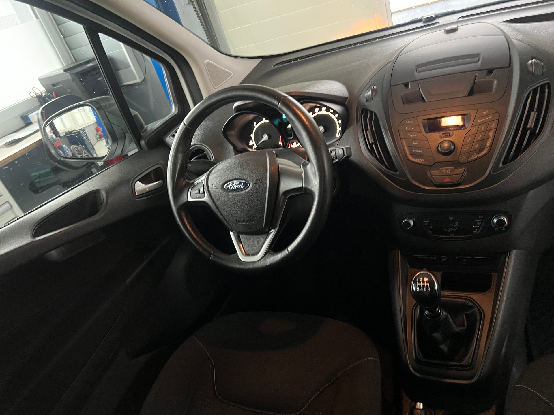 FORD Transit Courier Van 1.5 TDCi Trend-image-8