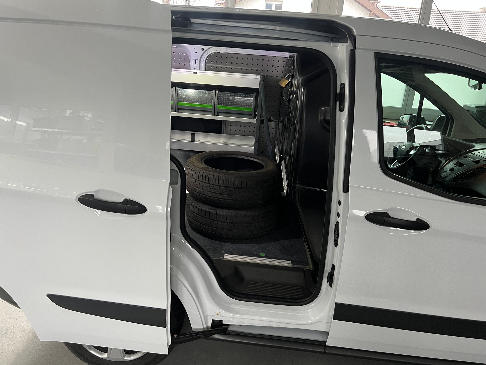 FORD Transit Courier Van 1.5 TDCi Trend-image-10