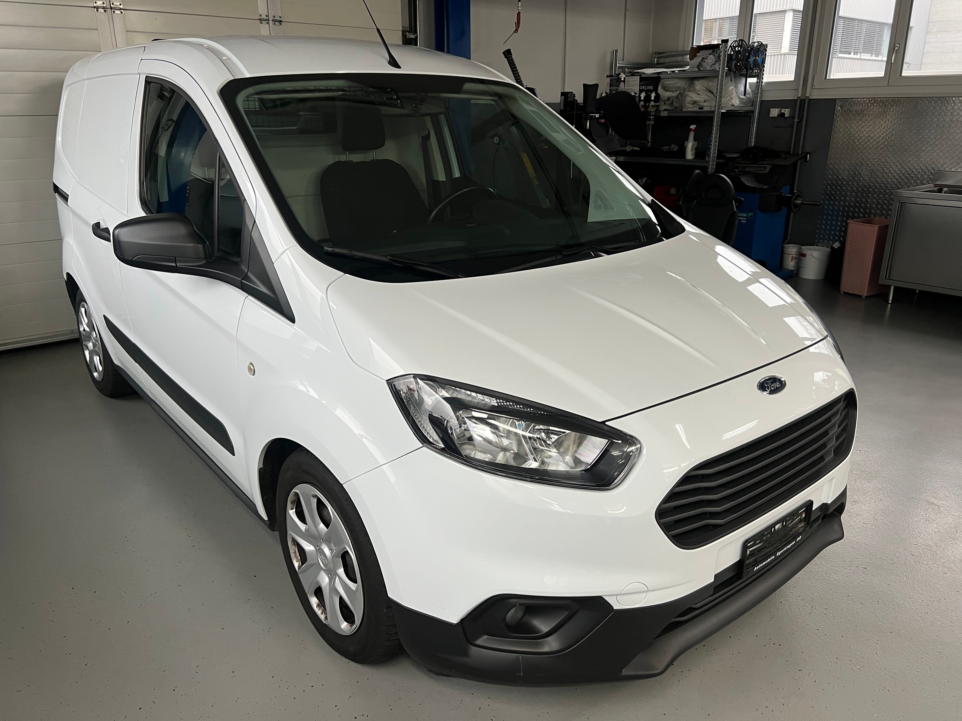 FORD Transit Courier Van 1.5 TDCi Trend-image-1