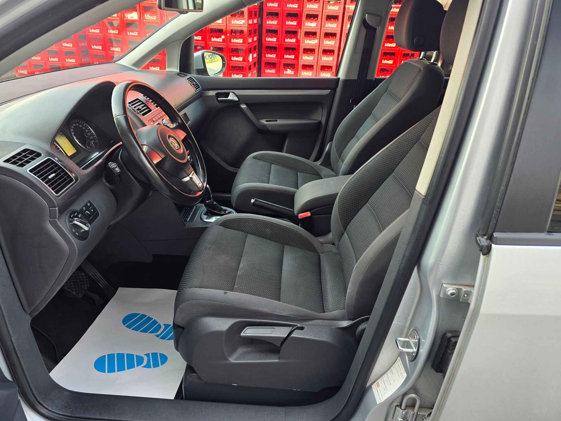 VW Touran 1.6 TDI BlueMotion Technology Trendline DSG-image-9