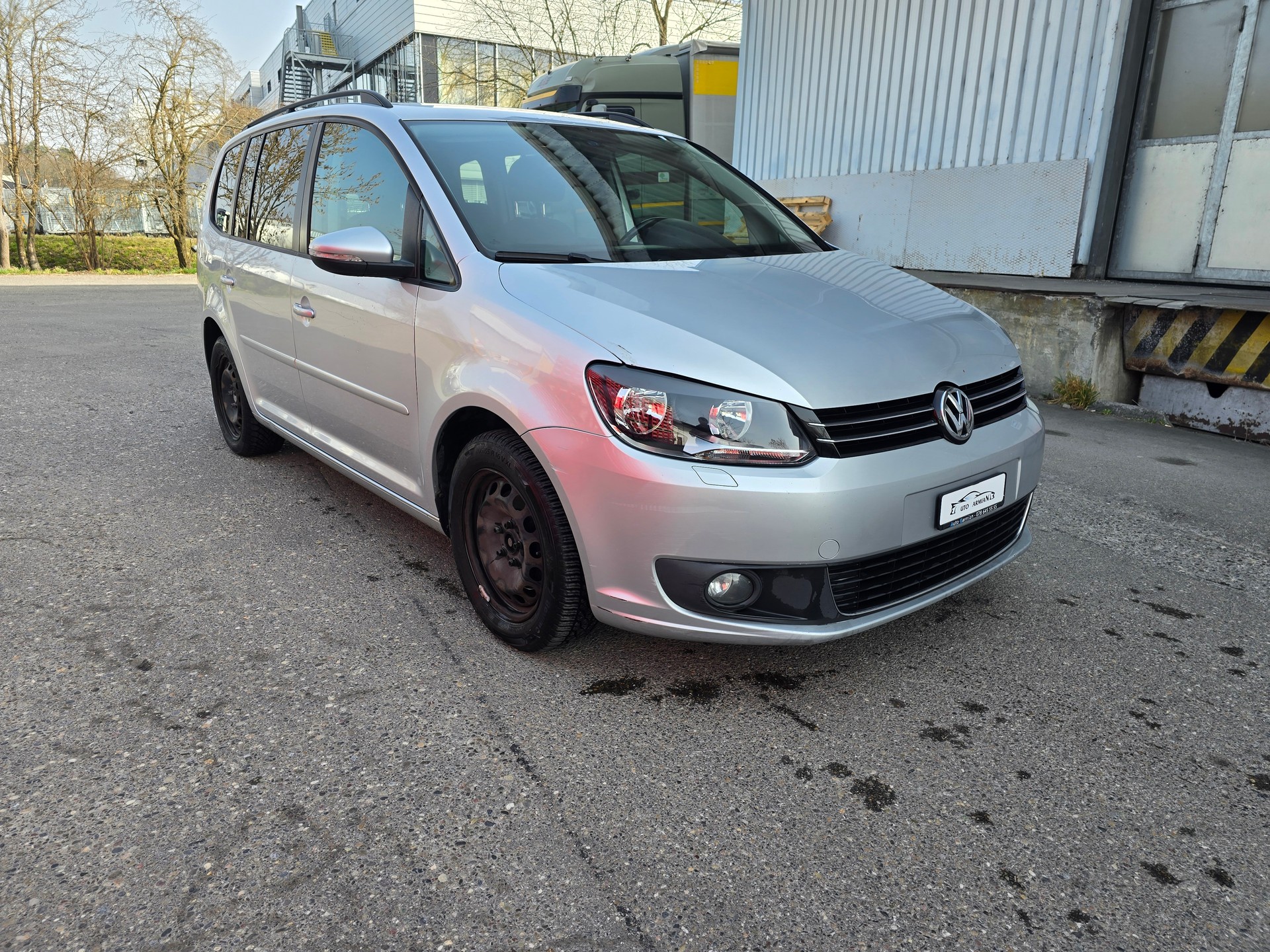 VW Touran 1.6 TDI BlueMotion Technology Trendline DSG-image-1