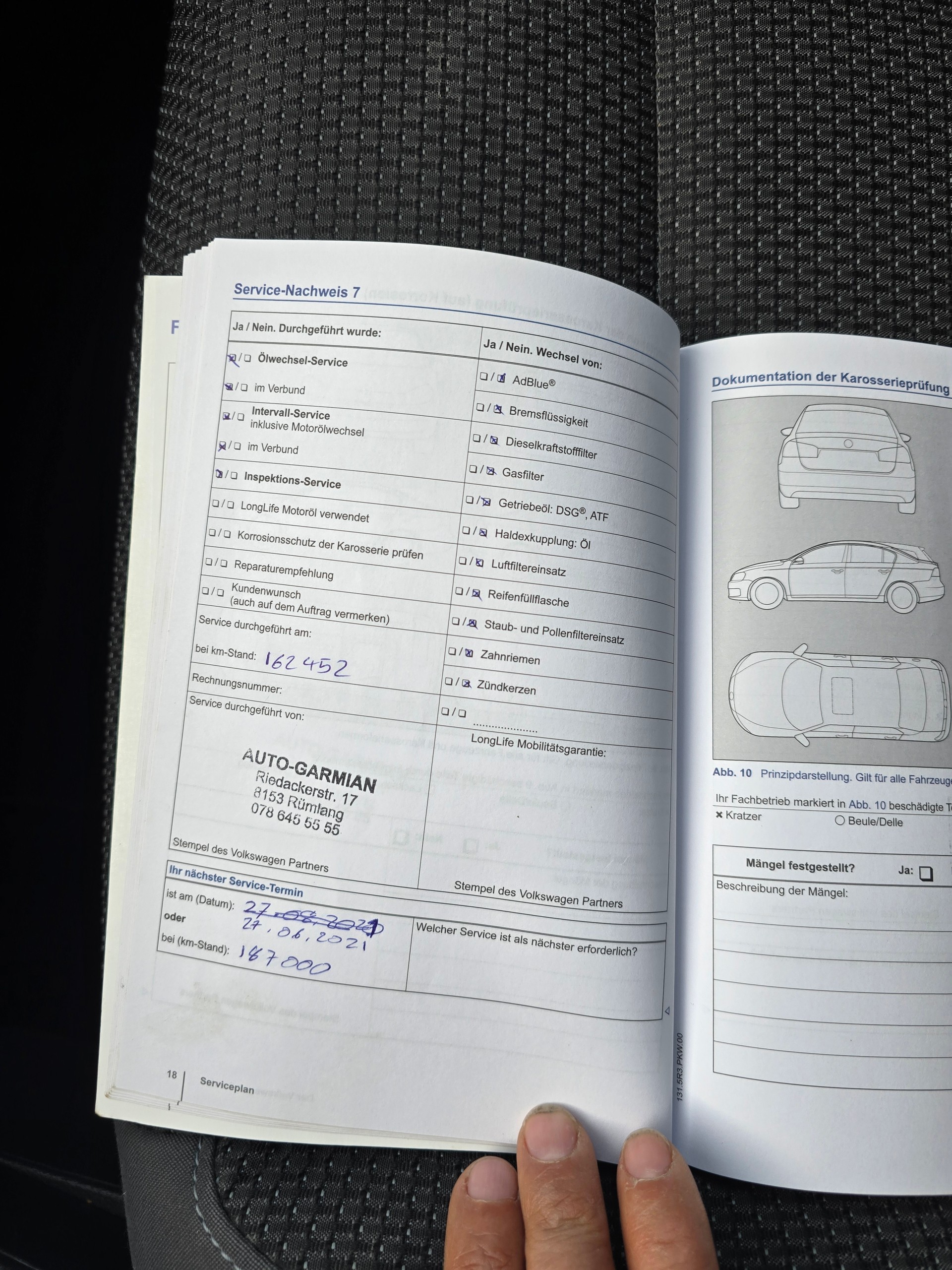VW Touran 1.6 TDI BlueMotion Technology Trendline DSG-image-24
