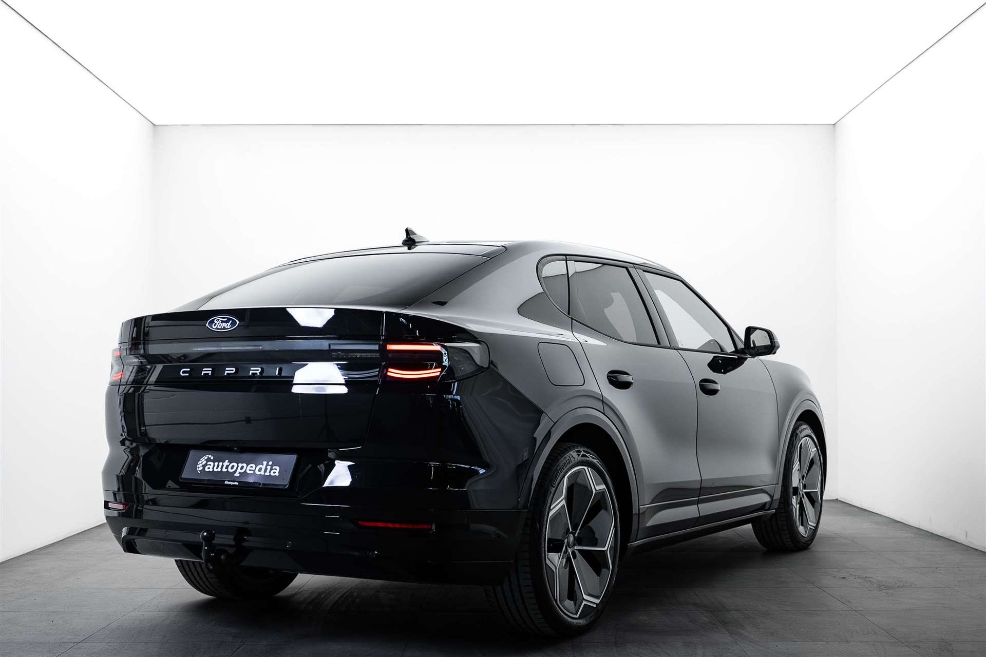 FORD Capri Elektro 79kWh 340PS Dual Extended Range Premium AWD-showroom-element-2