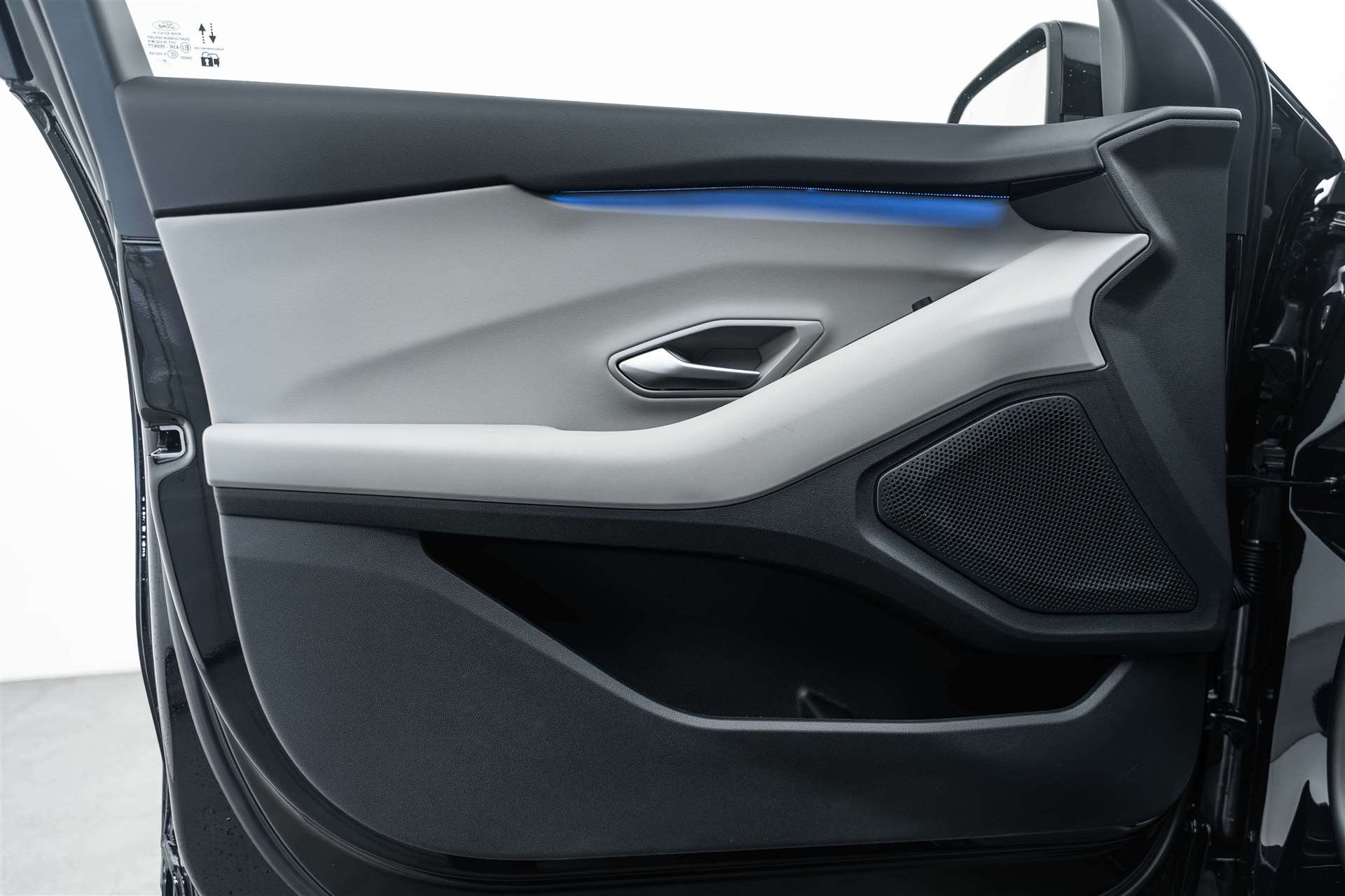 FORD Capri Elektro 79kWh 340PS Dual Extended Range Premium AWD-image-7