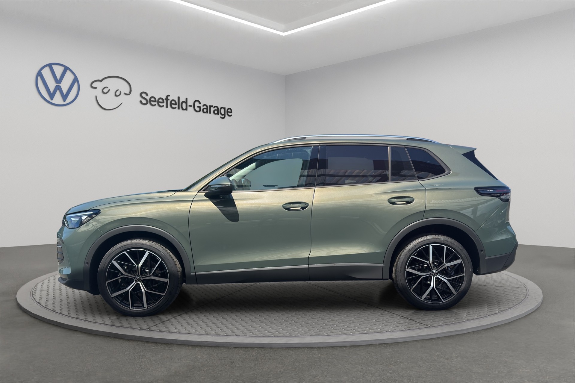 VW Tiguan 2.0 TSI DSG United 4Motion-image-2