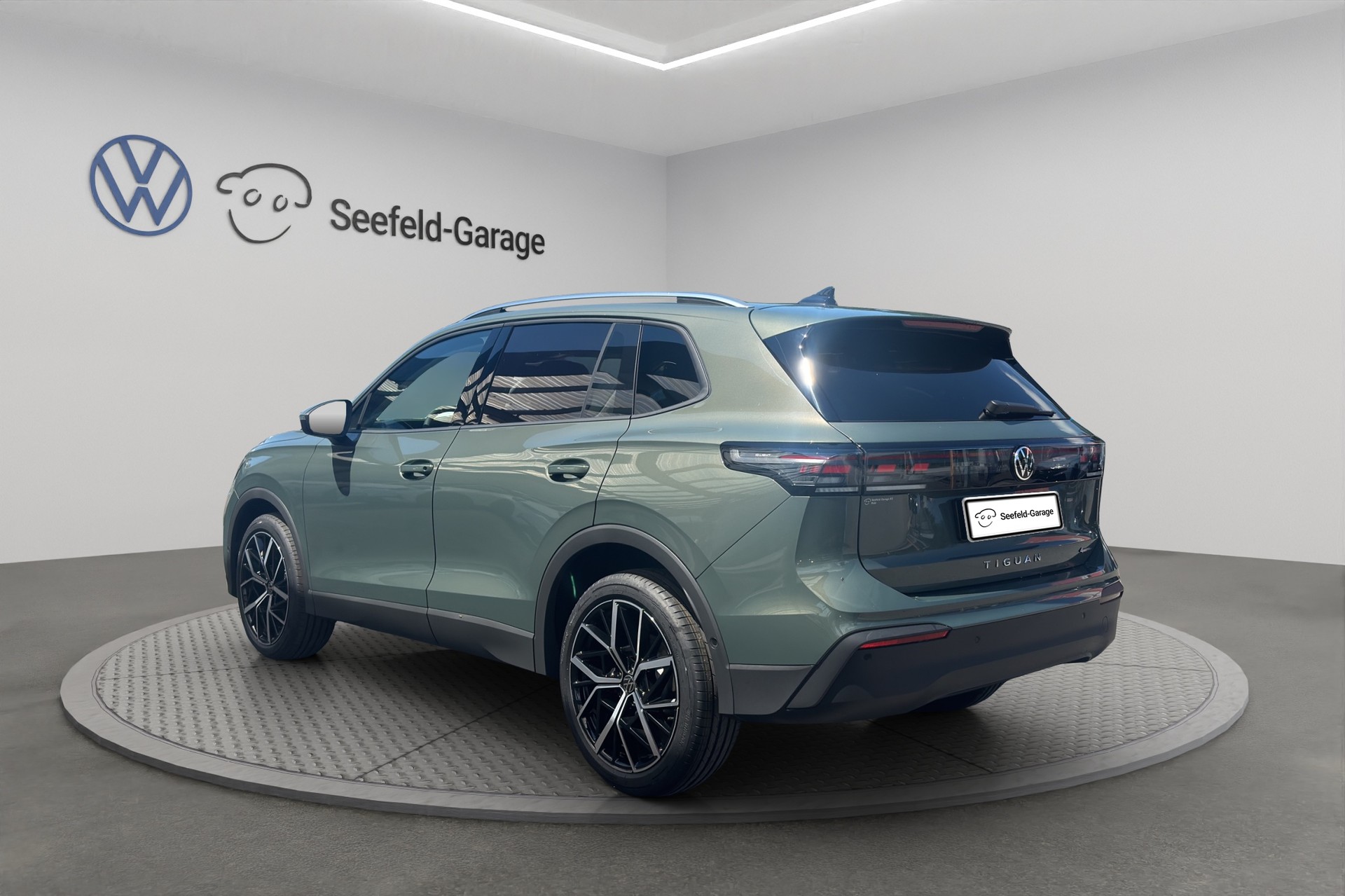 VW Tiguan 2.0 TSI DSG United 4Motion-image-3