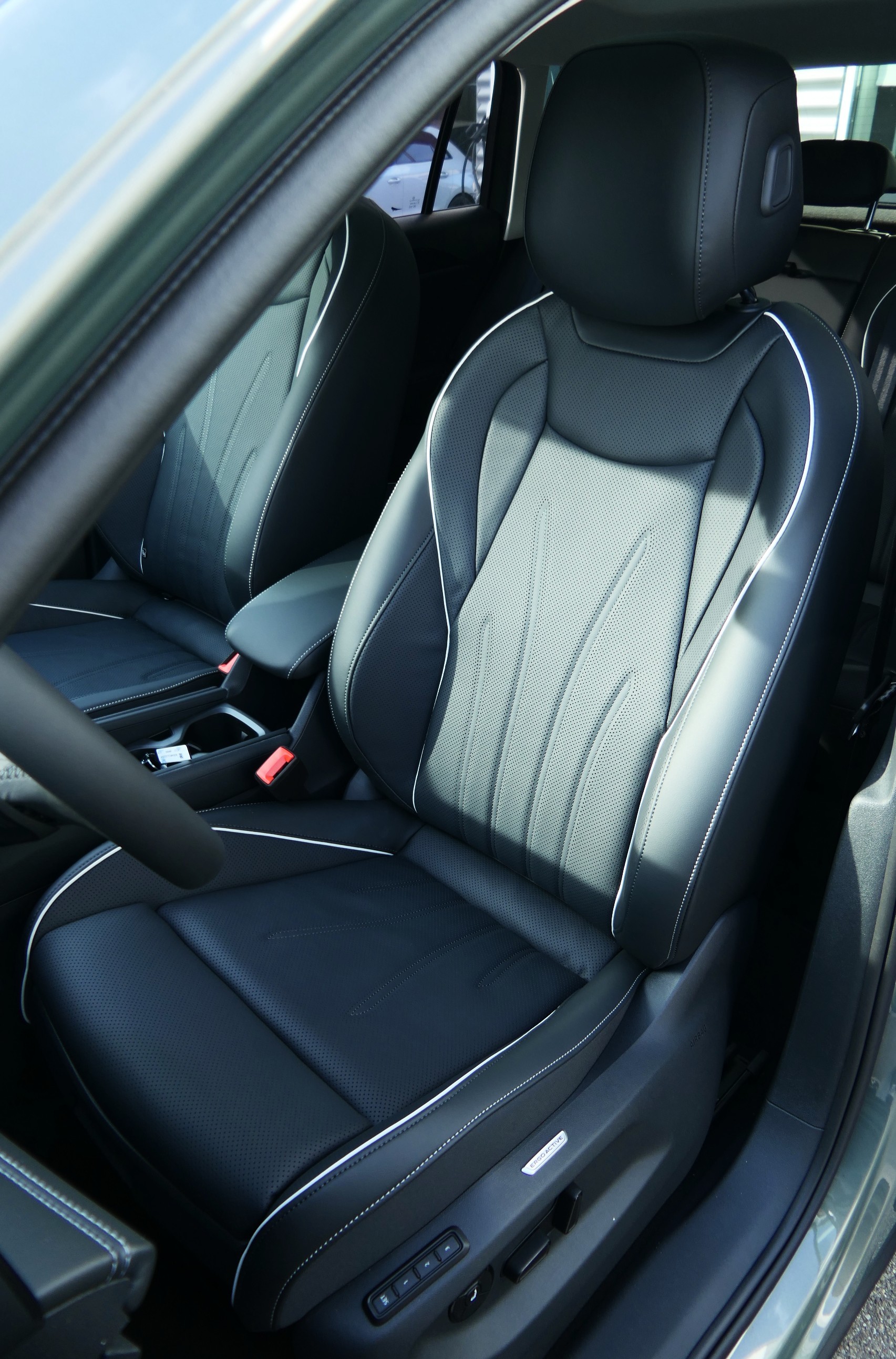 VW Tiguan 2.0 TSI DSG United 4Motion-image-4