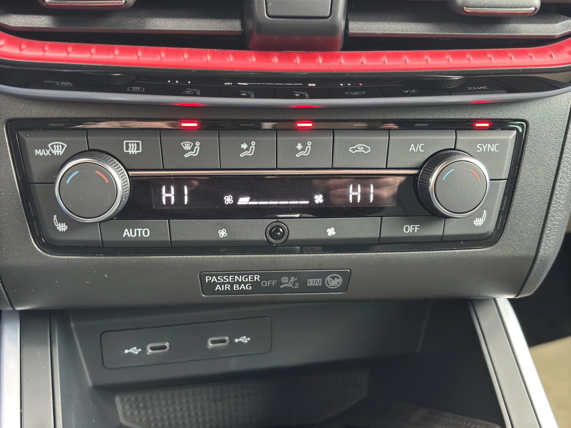 SEAT Arona 1.5 Eco TSI FR DSG-image-13