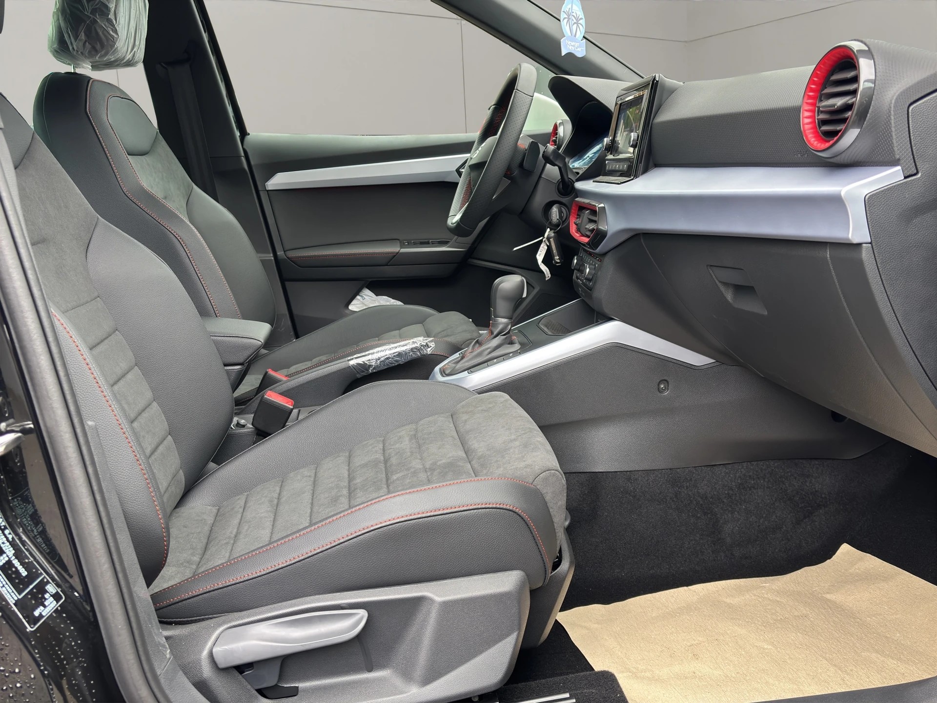 SEAT Arona 1.5 Eco TSI FR DSG-image-18