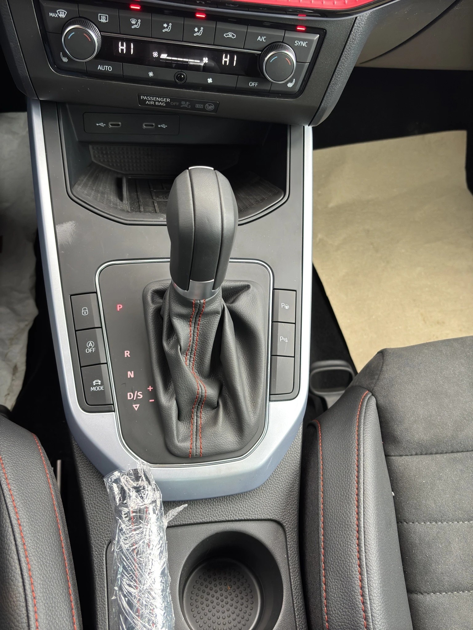 SEAT Arona 1.5 Eco TSI FR DSG-image-15