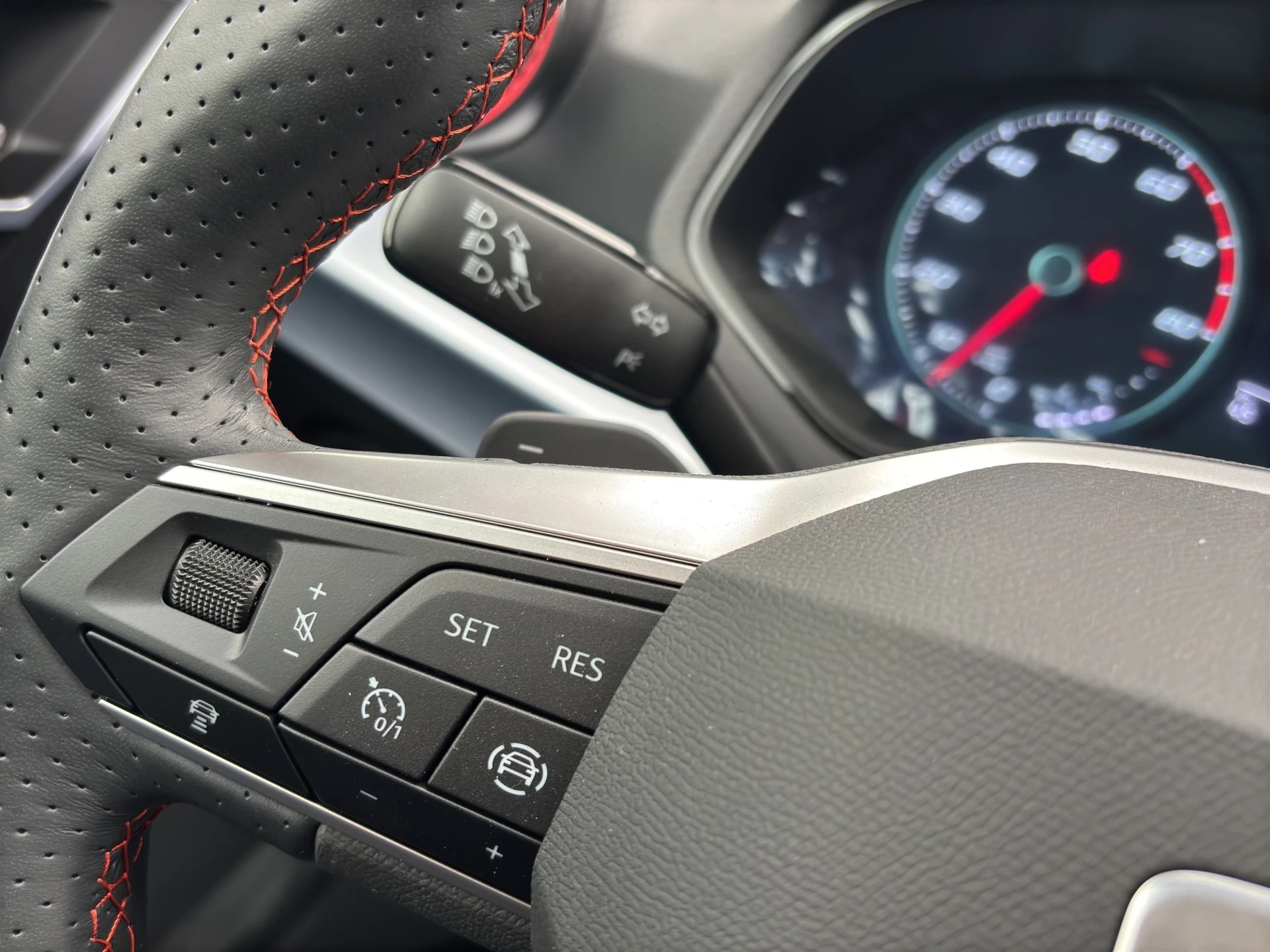 SEAT Arona 1.5 Eco TSI FR DSG-image-11