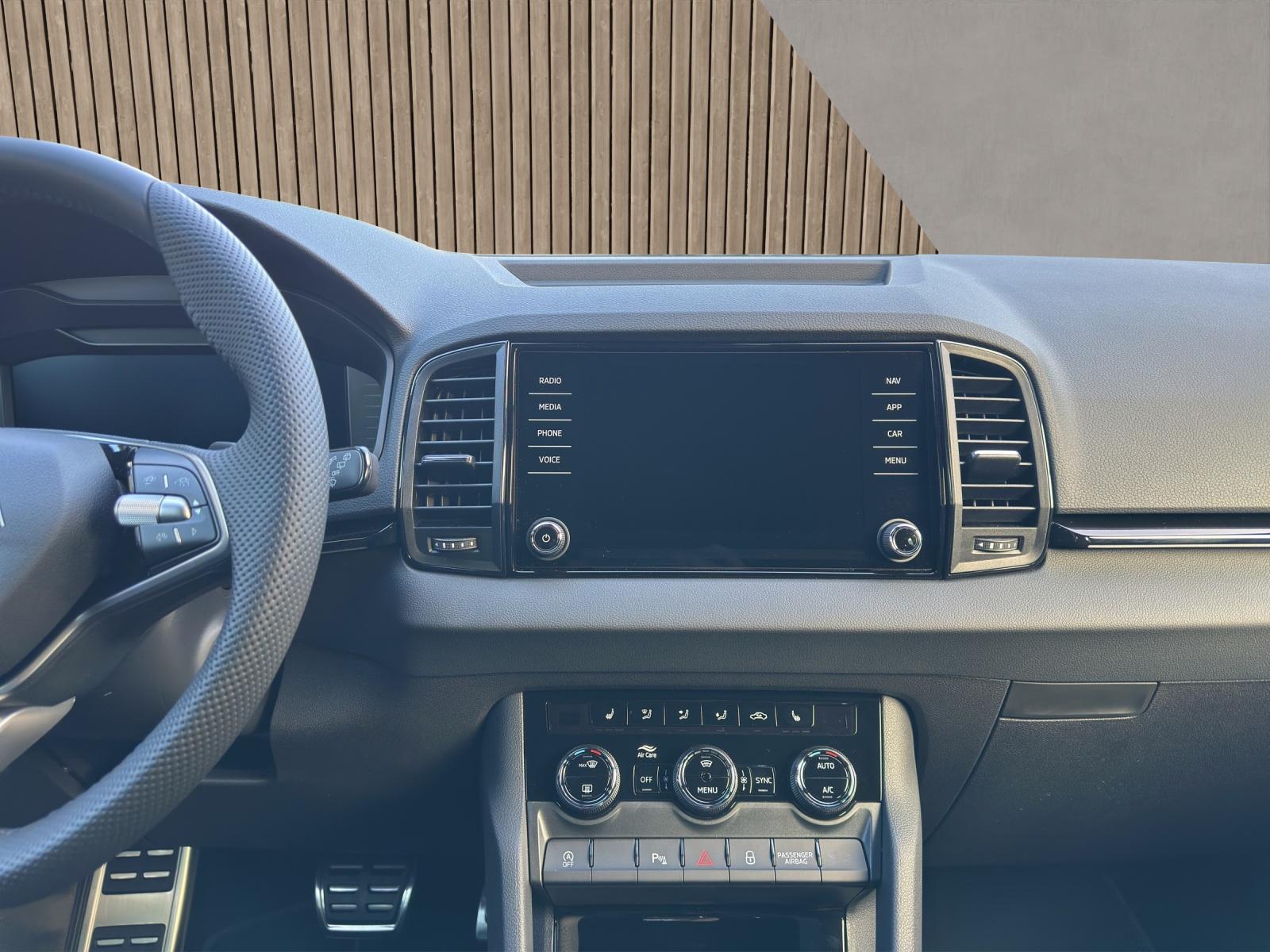 SKODA Karoq SportLine 2.0 TSI 4x4-image-11