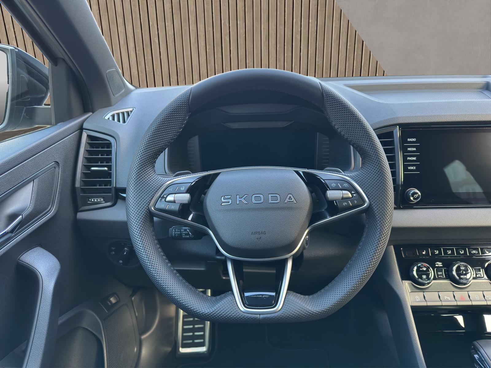 SKODA Karoq SportLine 2.0 TSI 4x4-image-12