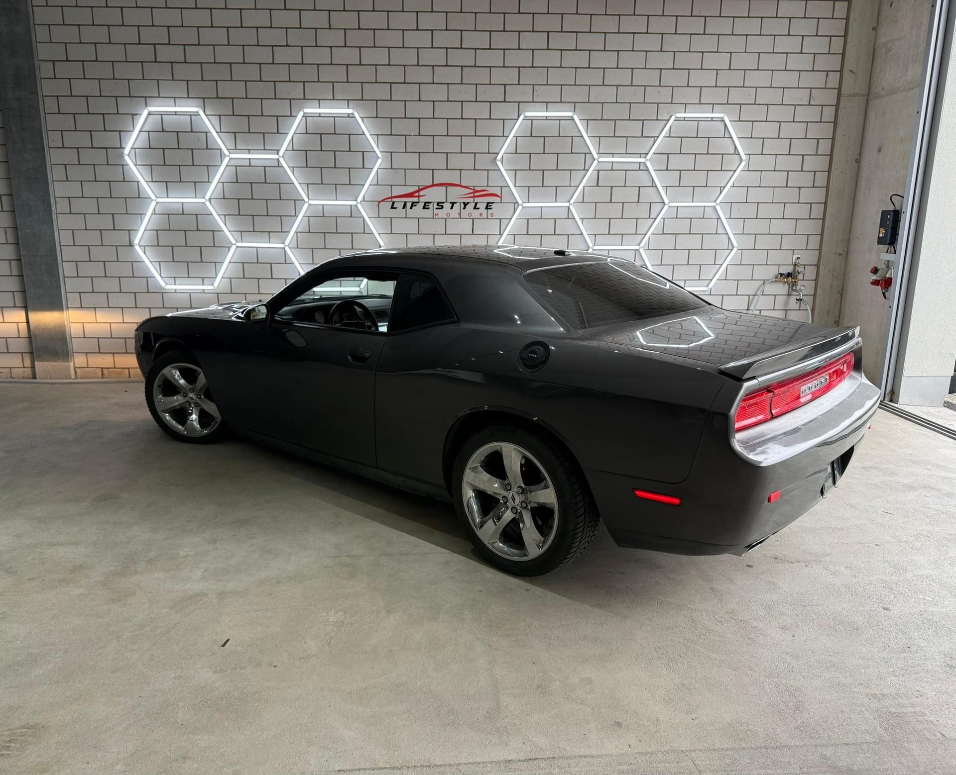 DODGE Challenger R/T-image-2