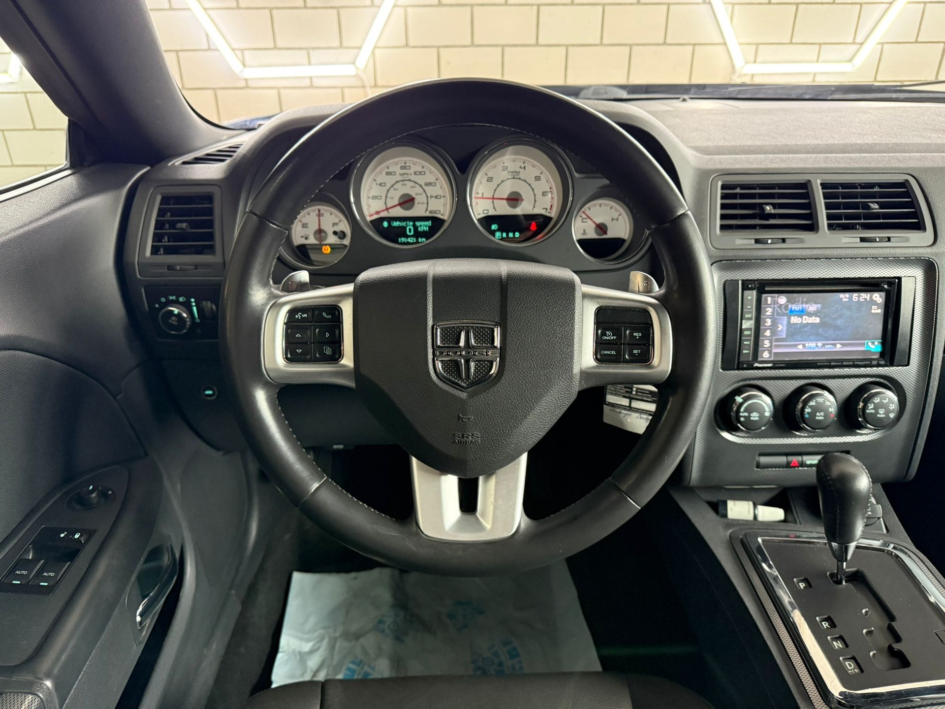 DODGE Challenger R/T-image-7