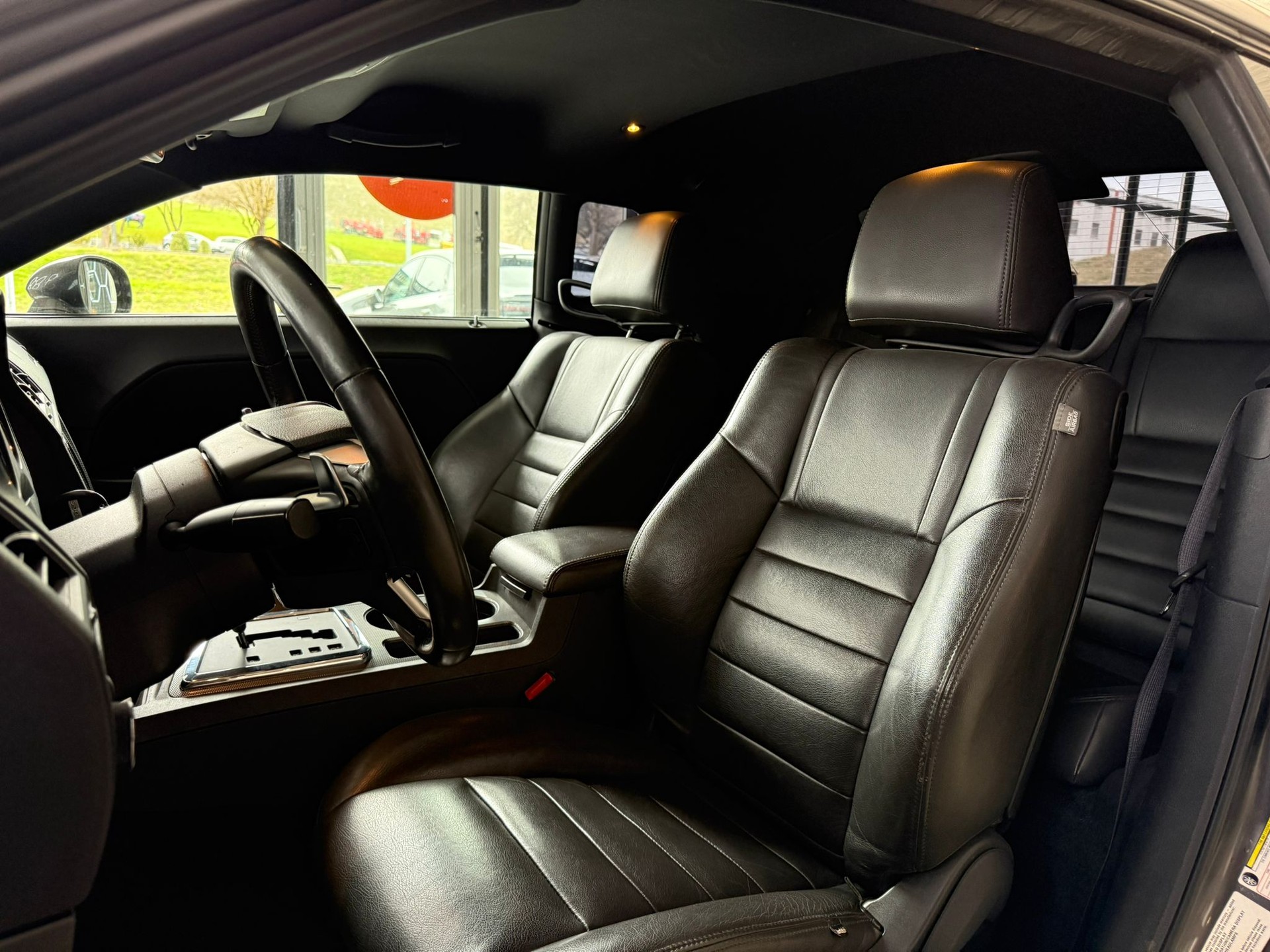 DODGE Challenger R/T-image-10