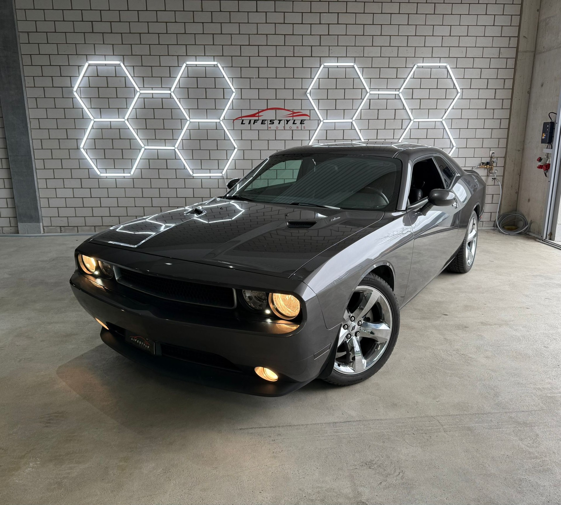 DODGE Challenger R/T-image-0