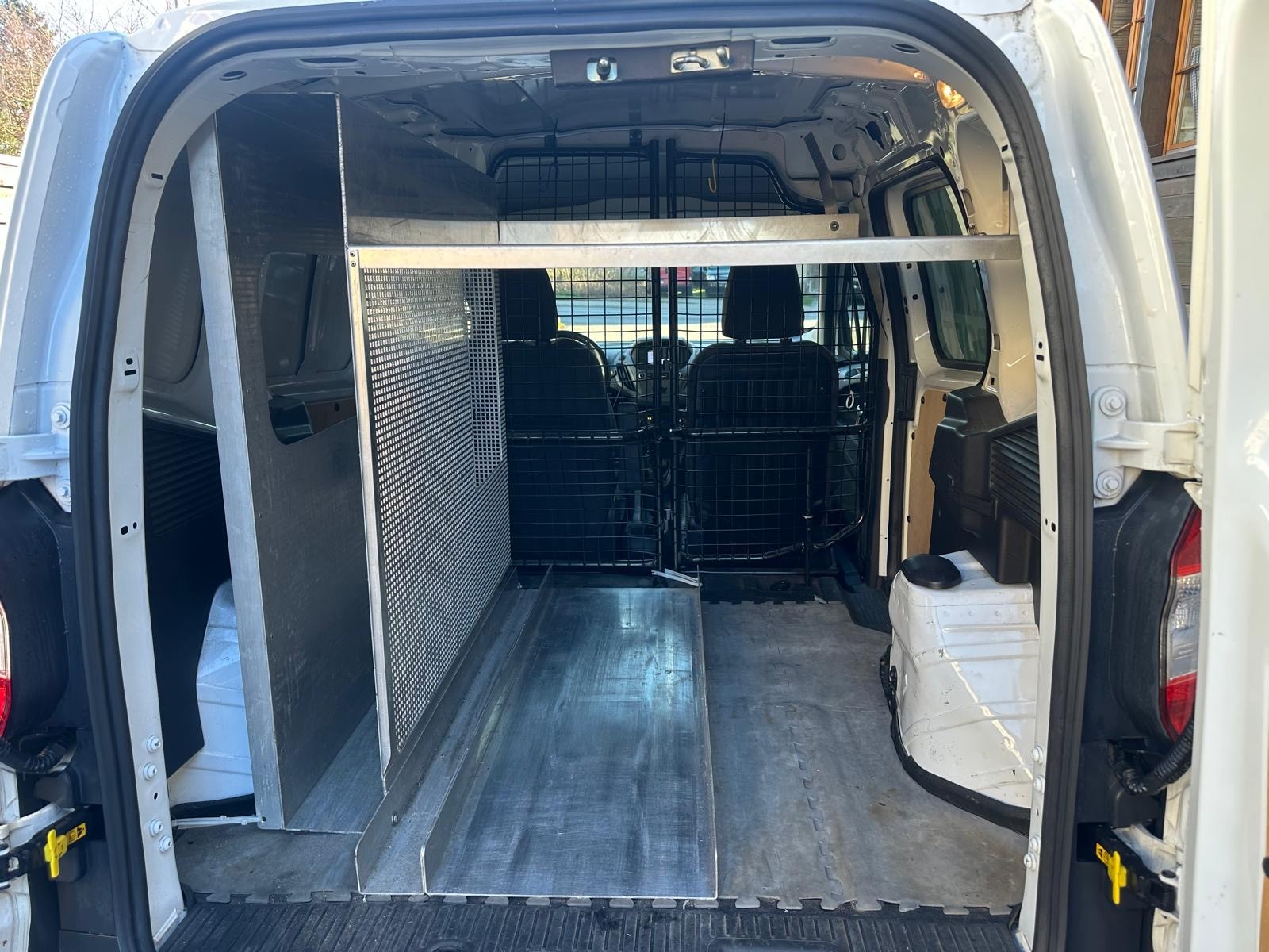 FORD Transit Courier Van 1.5 TDCi Trend-image-8