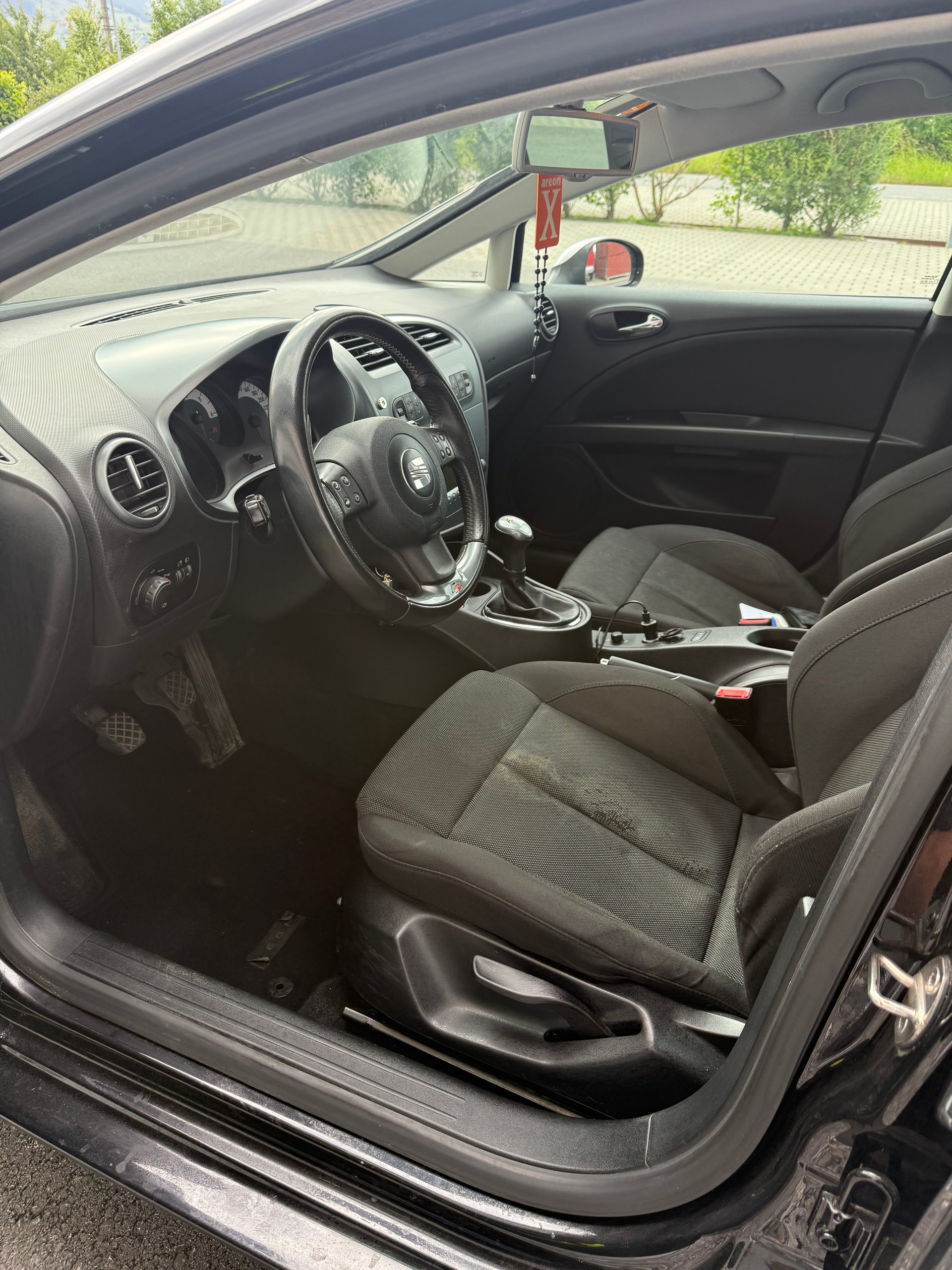SEAT Leon 2.0 TDI FR-image-8