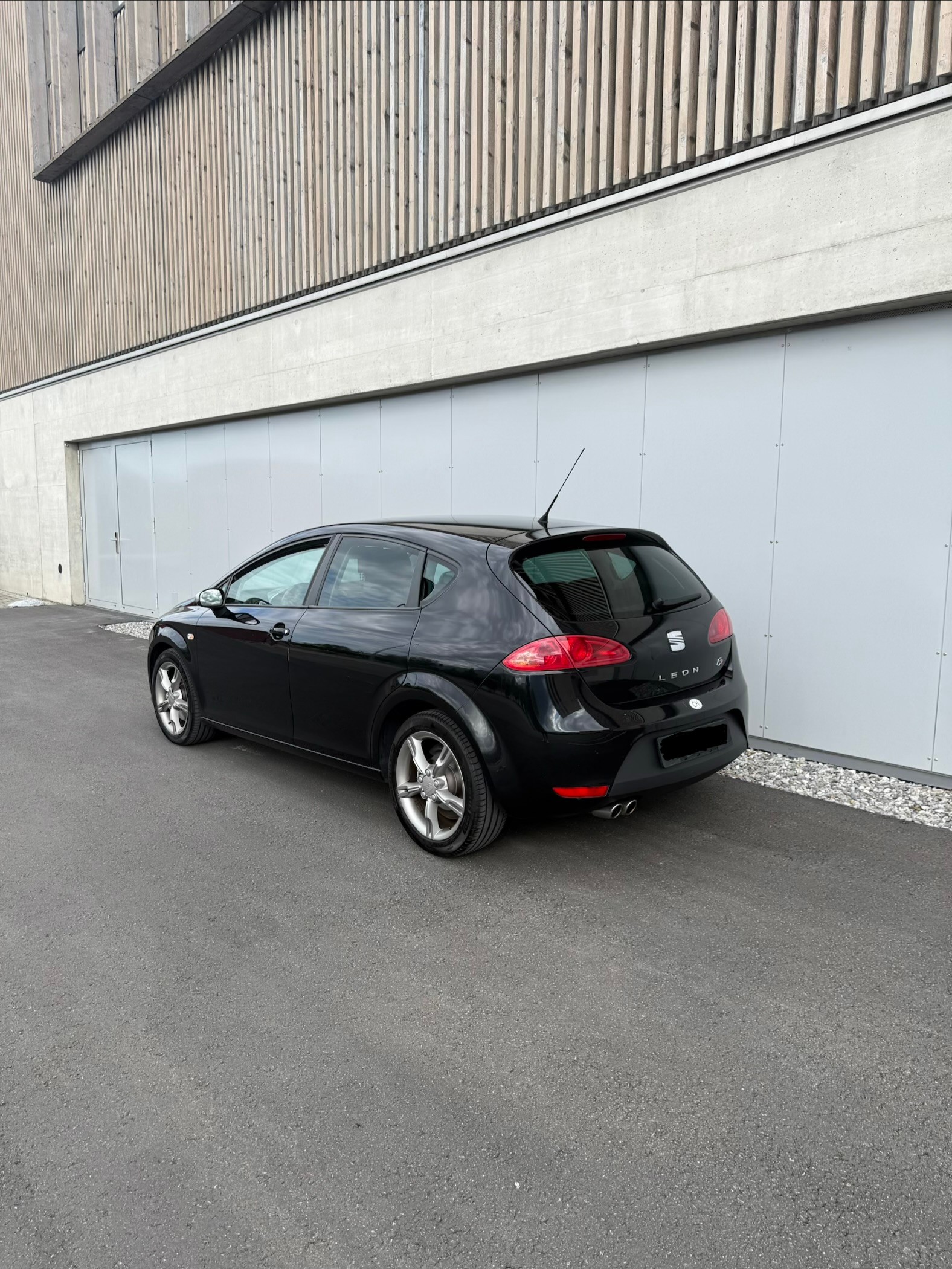SEAT Leon 2.0 TDI FR-image-3