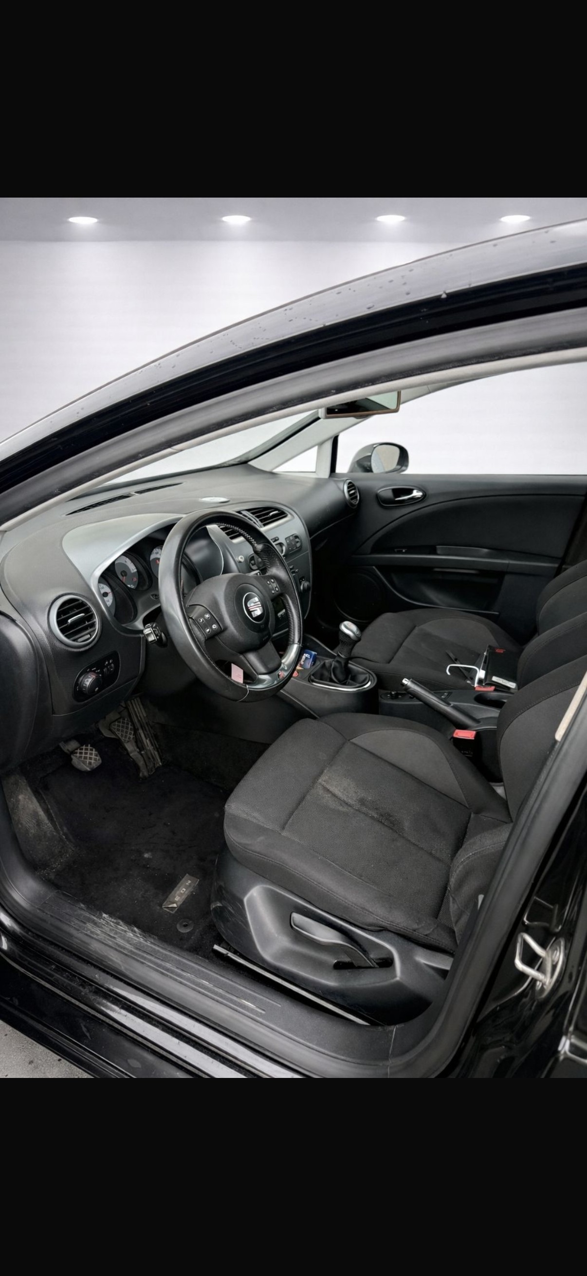 SEAT Leon 2.0 TDI FR-image-8