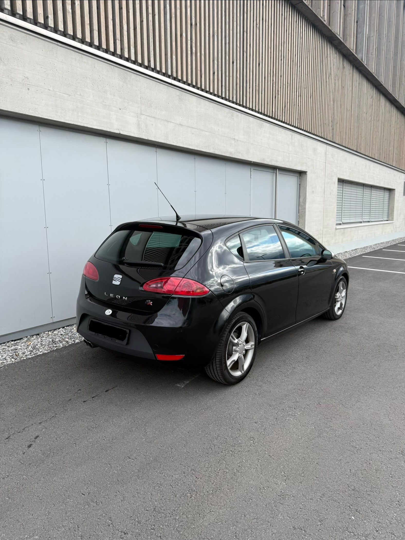 SEAT Leon 2.0 TDI FR-image-5