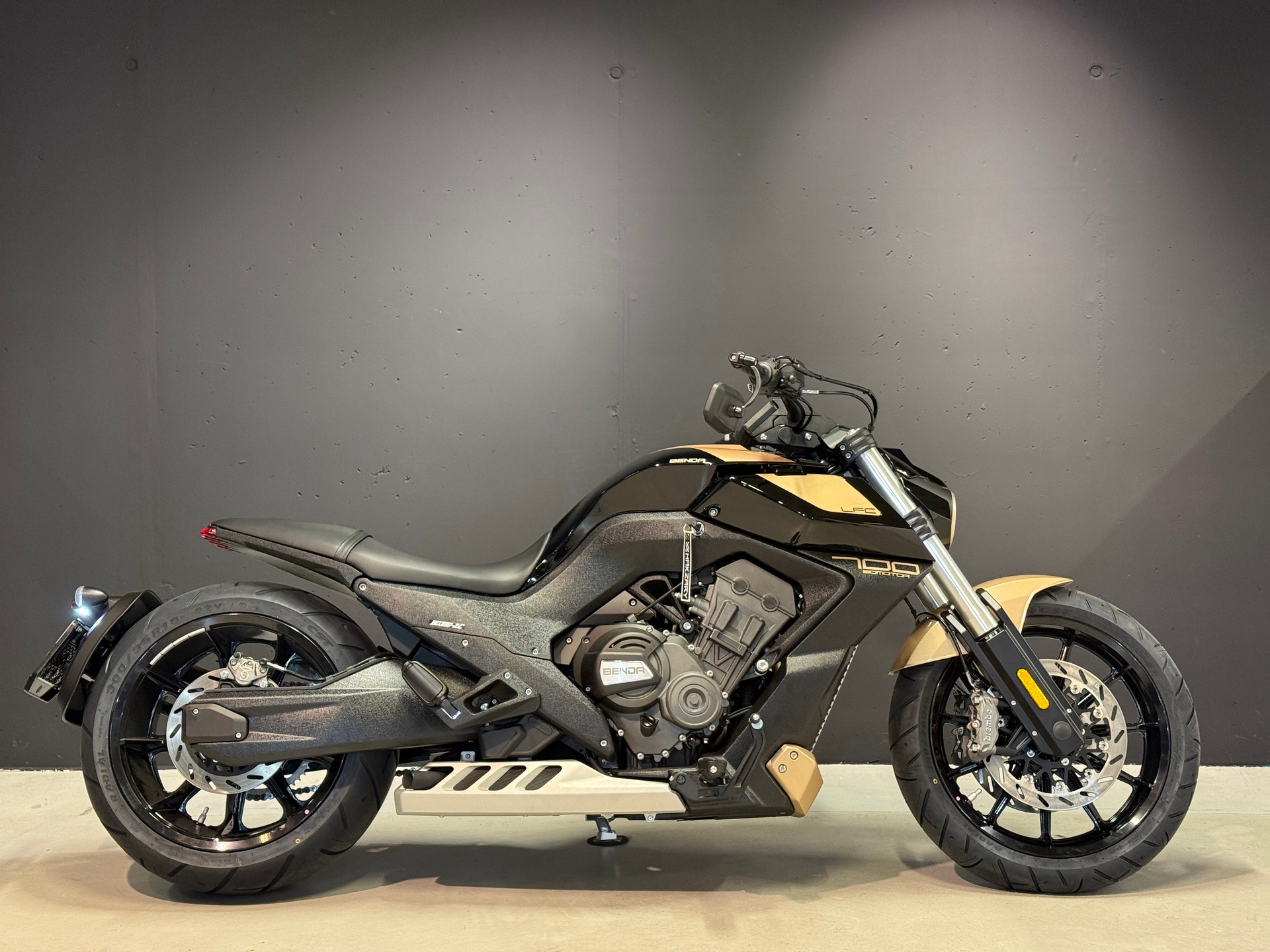 BENDA LFC 700 Pro-showroom-element-1