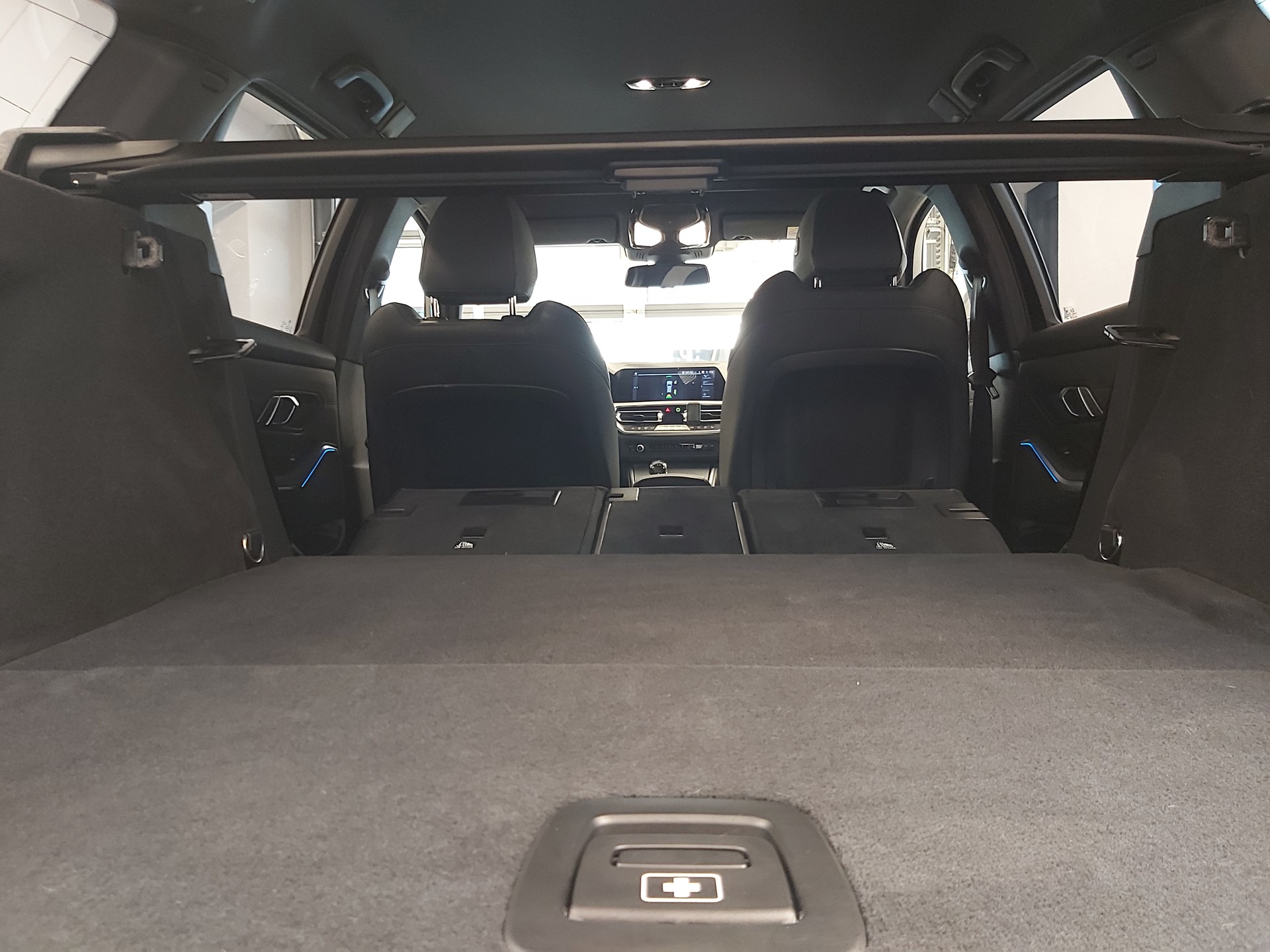 BMW 330e Touring M Sport-image-8