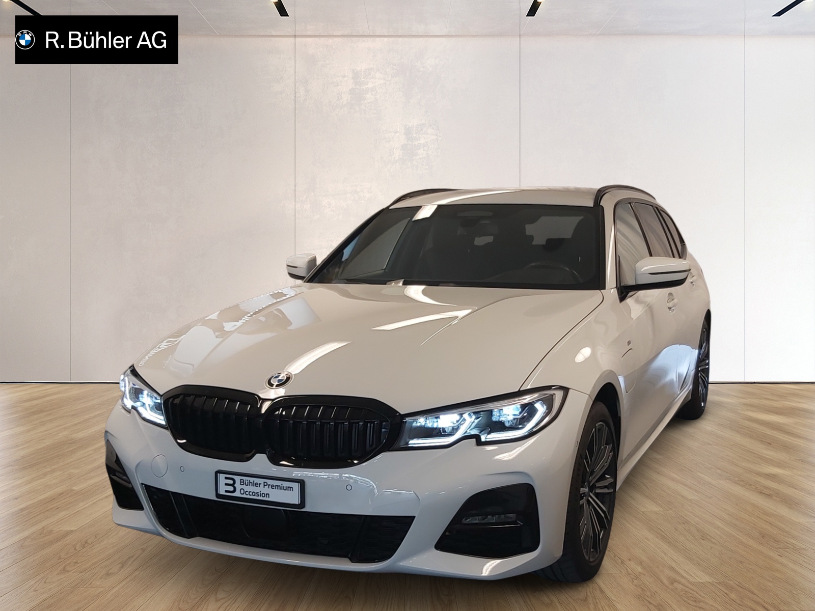 BMW 330e Touring M Sport-image-0