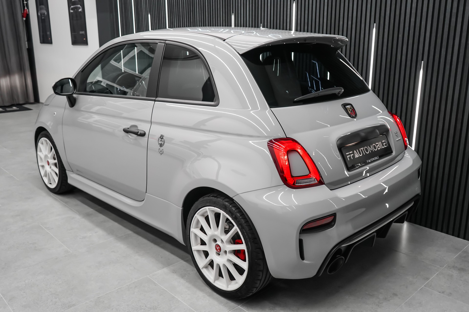 FIAT 595 1.4 16V Turbo Abarth Esseesse / 70TH ANNIVERSARY EDITION-image-5