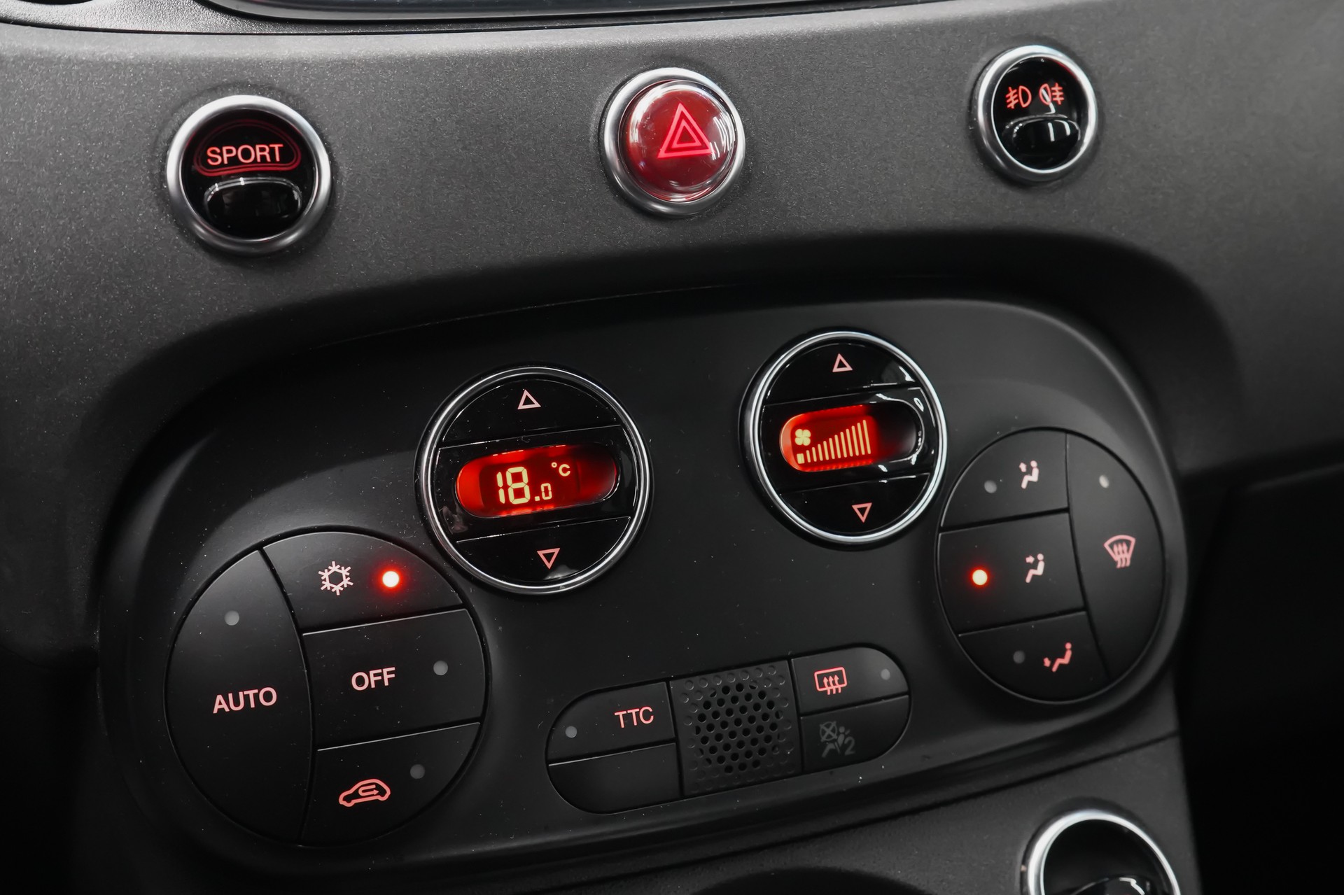 FIAT 595 1.4 16V Turbo Abarth Esseesse / 70TH ANNIVERSARY EDITION-image-19