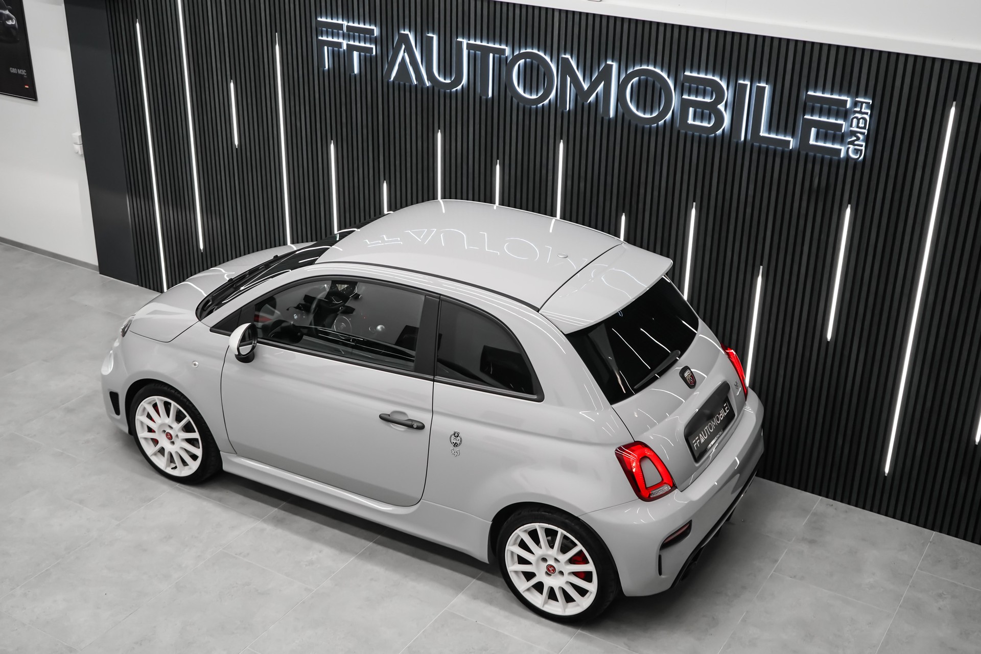 FIAT 595 1.4 16V Turbo Abarth Esseesse / 70TH ANNIVERSARY EDITION-image-10