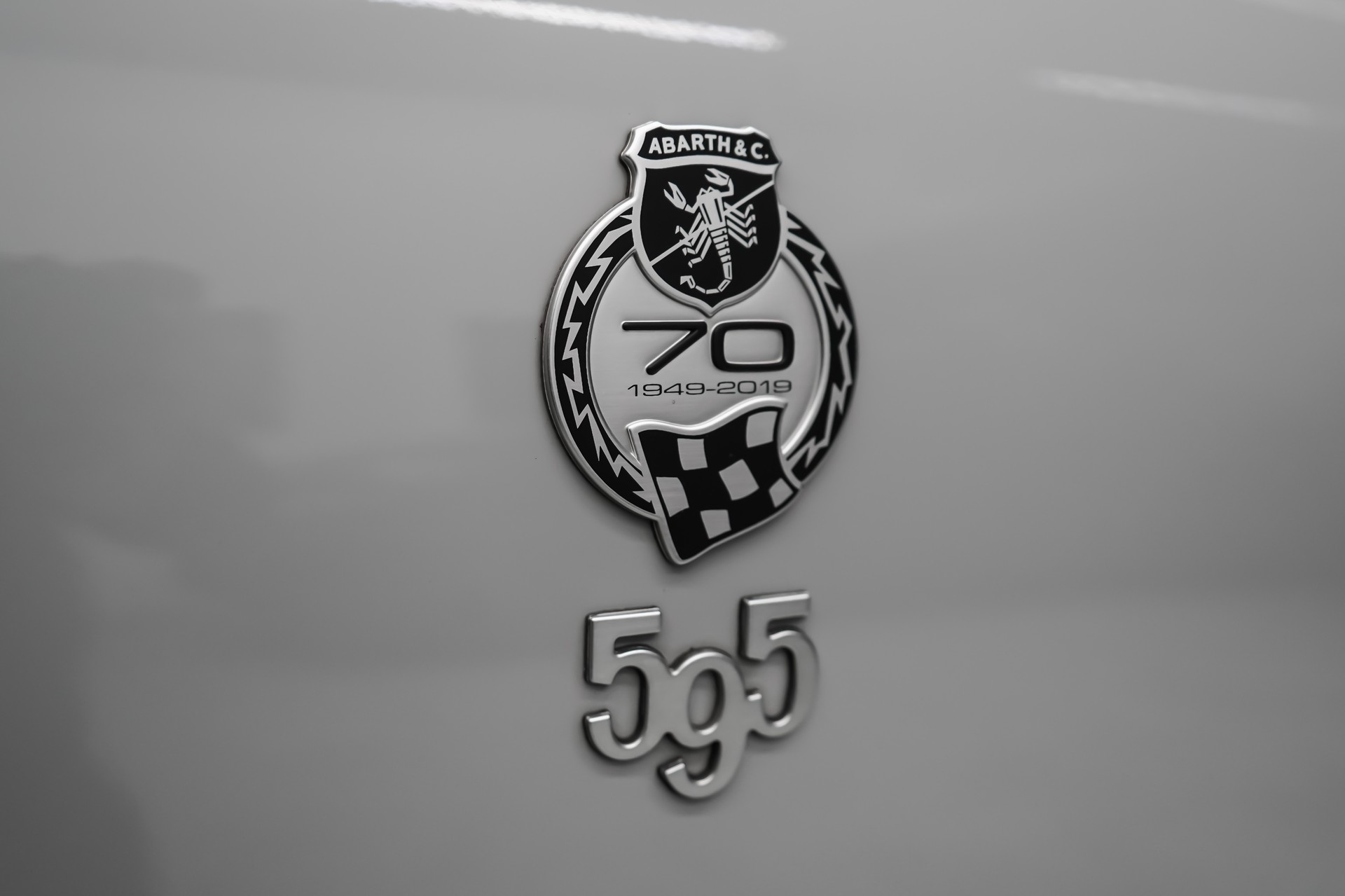 FIAT 595 1.4 16V Turbo Abarth Esseesse / 70TH ANNIVERSARY EDITION-image-11