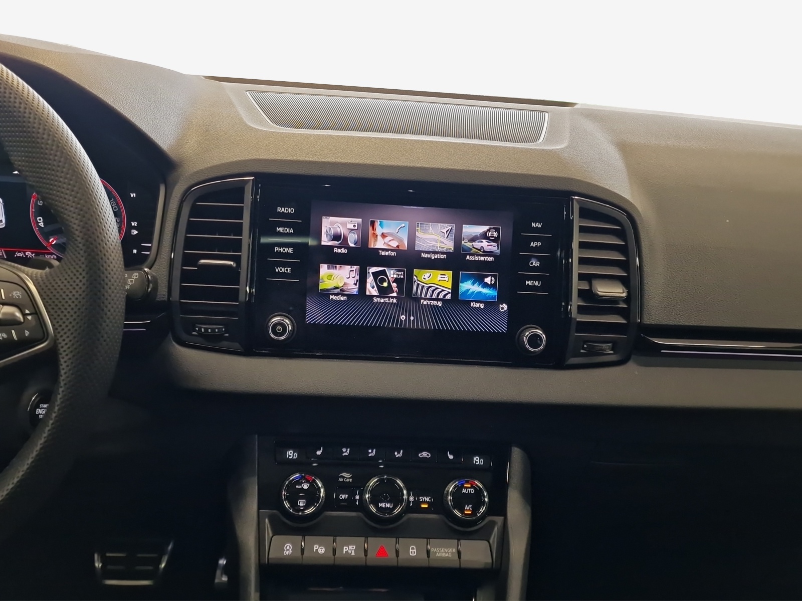 SKODA Karoq 2.0 TSI SportLine 4x4 DSG-image-10