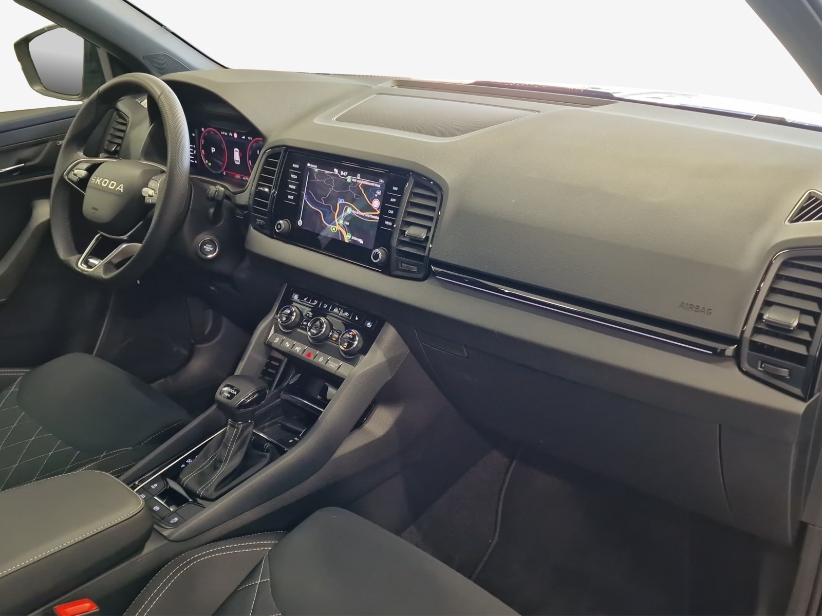 SKODA Karoq 2.0 TSI SportLine 4x4 DSG-image-13