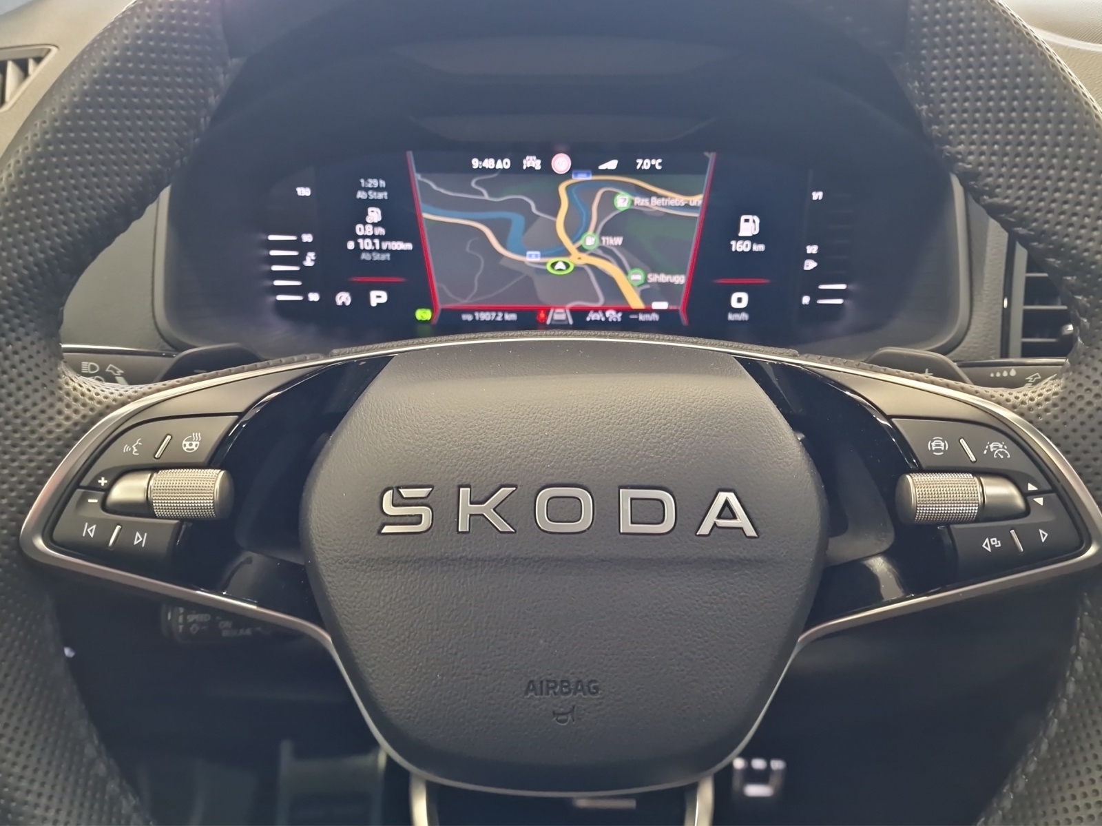 SKODA Karoq 2.0 TSI SportLine 4x4 DSG-image-14