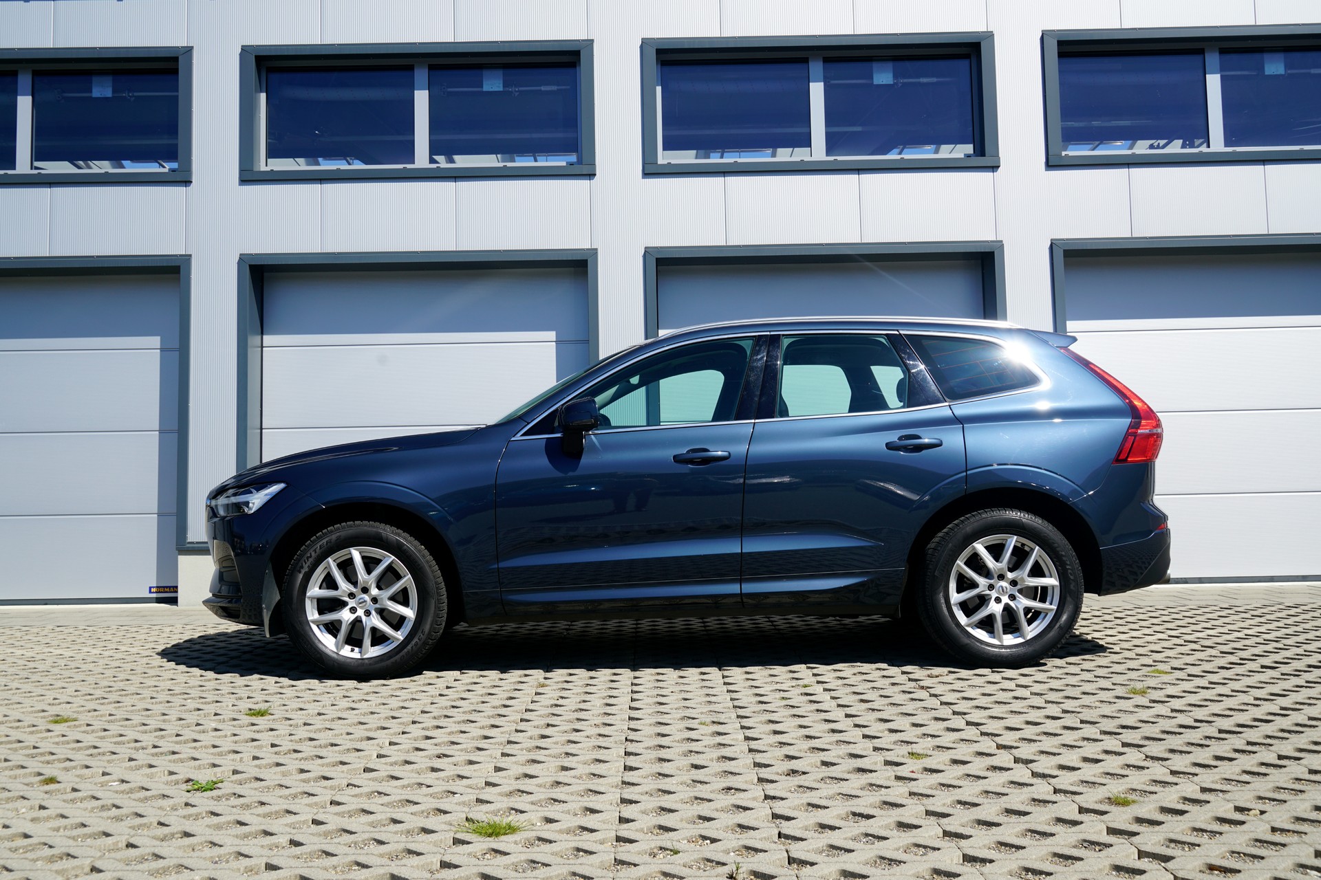 VOLVO XC60 D4 AWD Momentum Geartronic (CH)-image-15